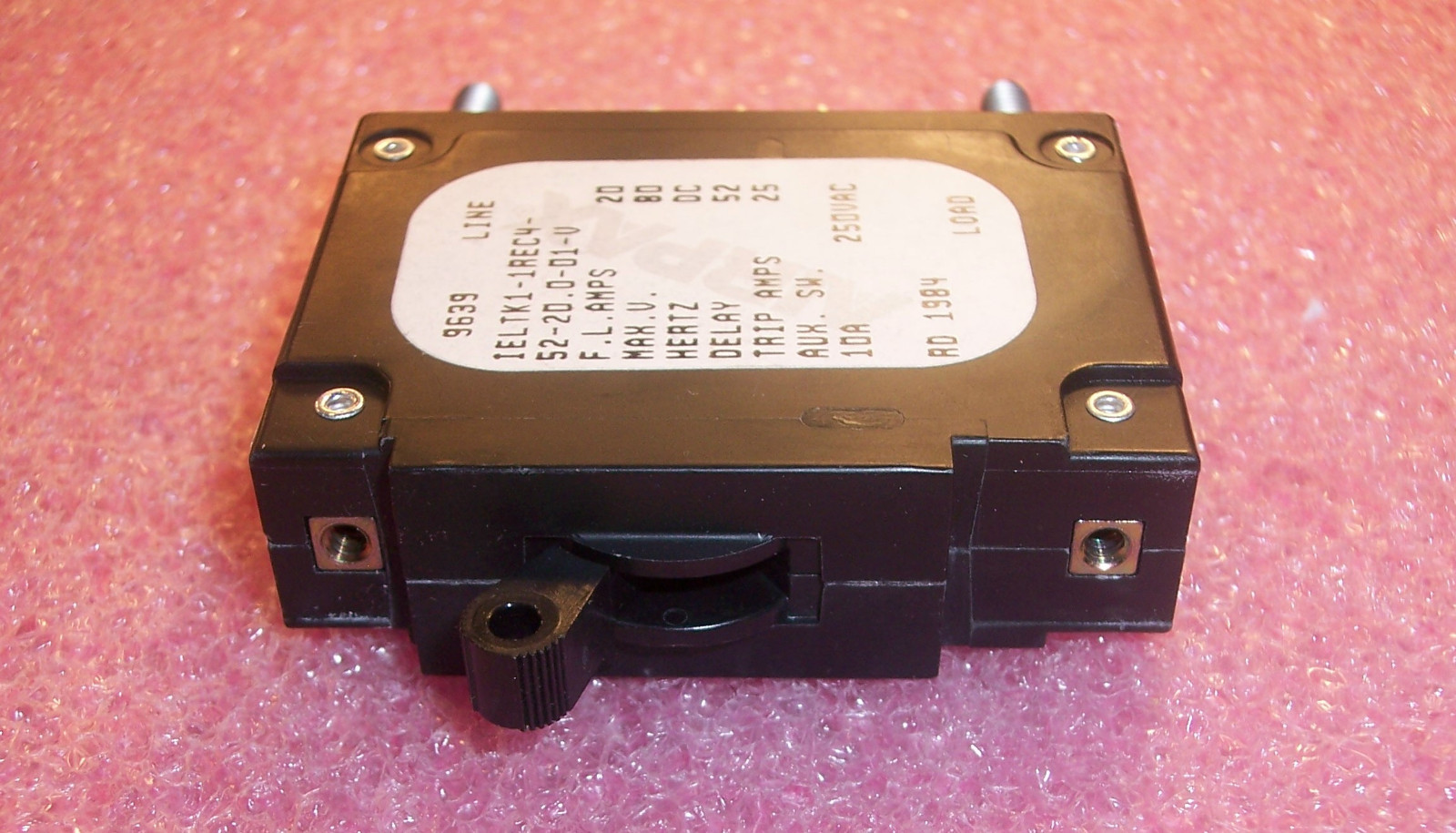 QTY (2) IELTK1-1REC4-52-20.0-01-V AIRPAX 20A CIRCUIT BREAKERS NOS