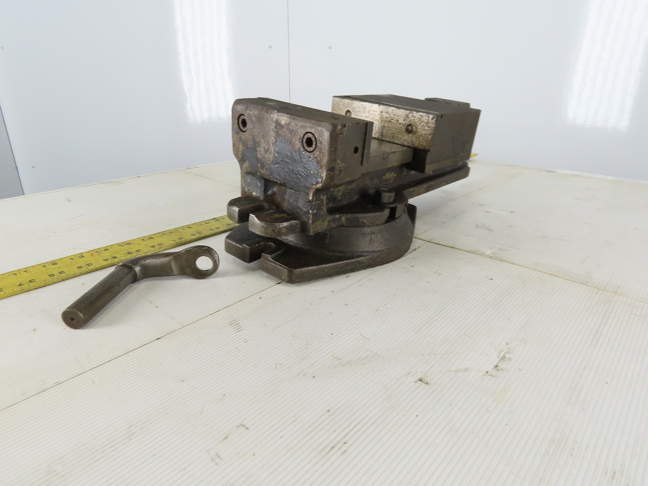 4-1/2″ Throat 6″ Machinist Swivel Base Vise Hard Jaws