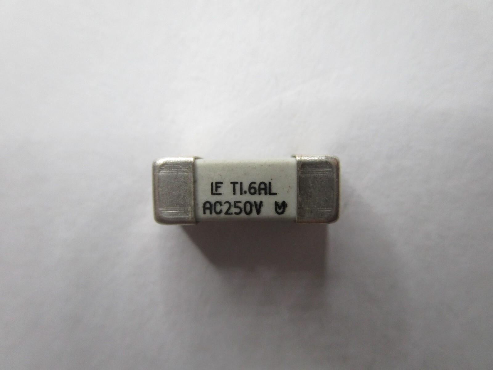 5pcs 250V 1.6A 12.10×4.5×4.5mm LF T1.6AL AC250V 046501.6DR SMD 4717 Fuse