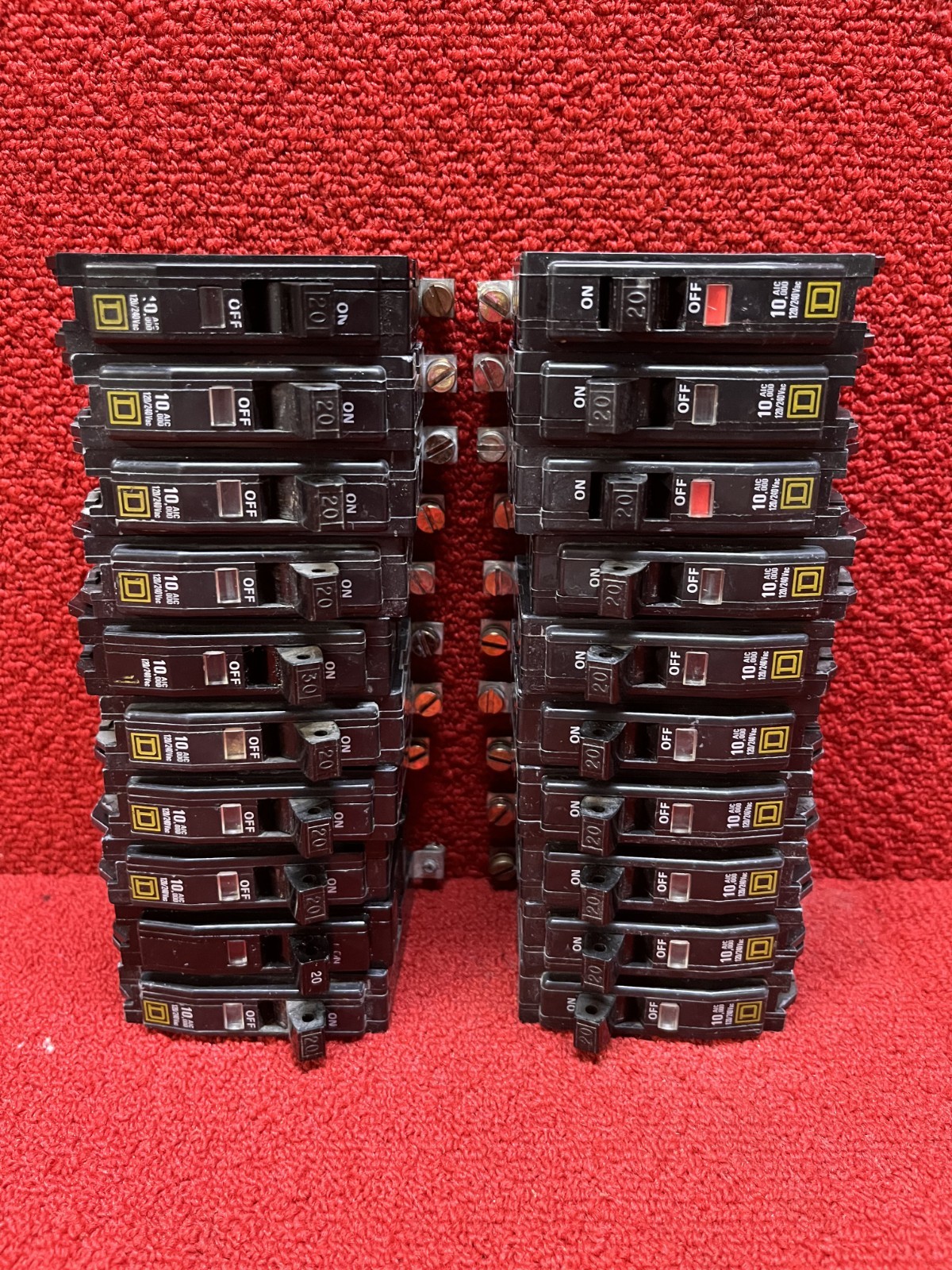 Lot of 20 Square D QO120 Circuit Breakers 20Amp 1 Pole 120/240VAC 10ka Good Cond