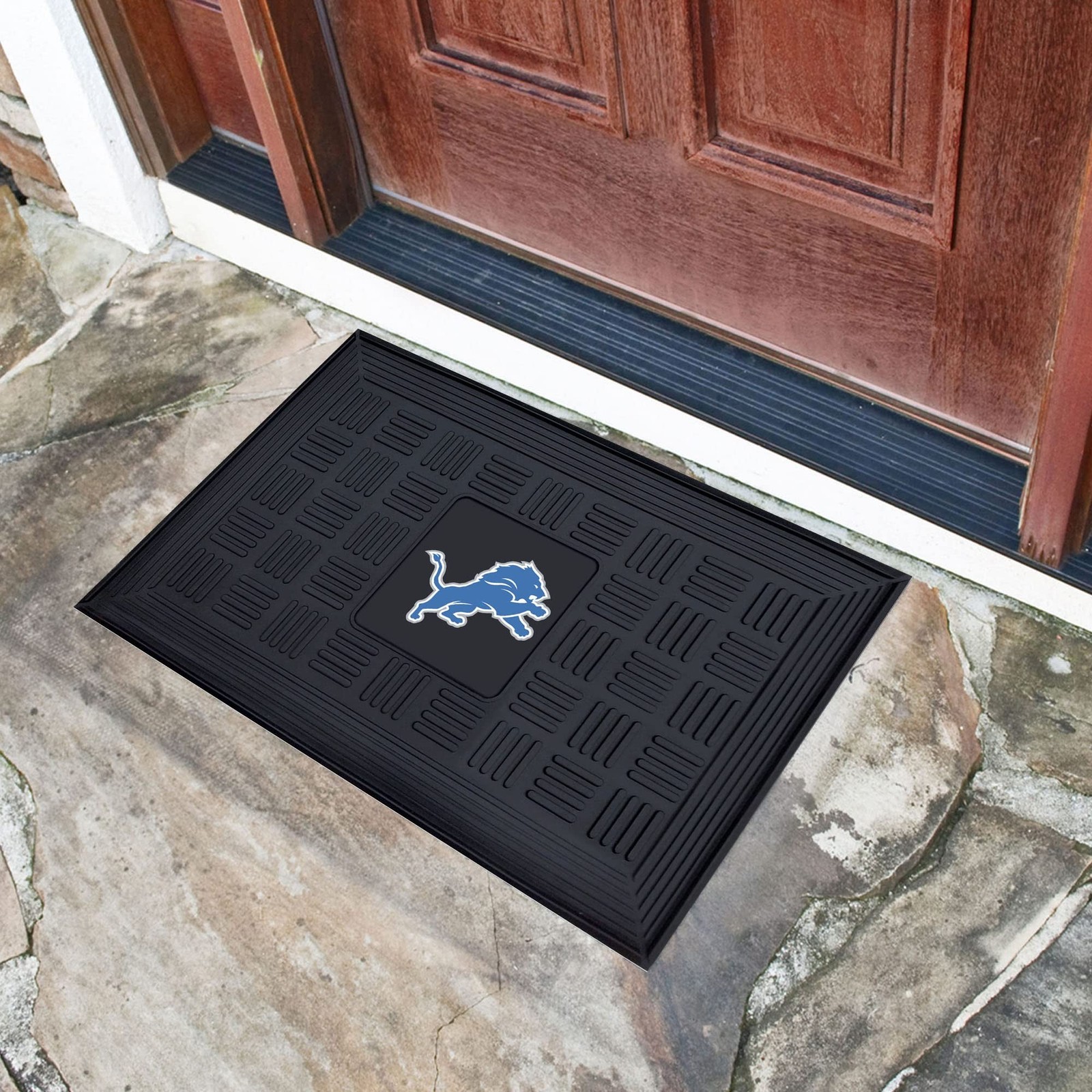 FANMATS NFL Unisex-Adult Medallion Door Mat Detroit Lions Team Colors