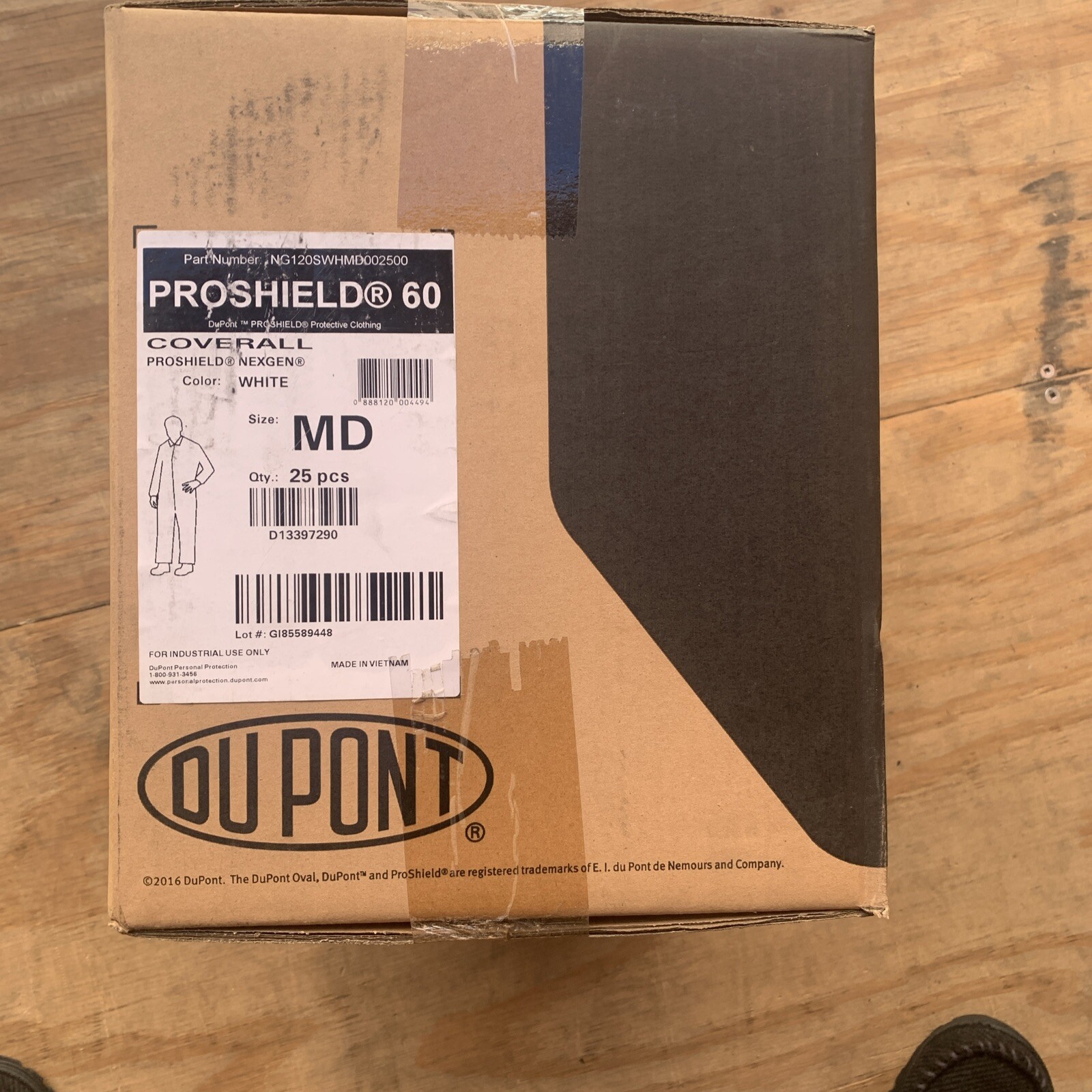 BOX OF 25 DuPont ProShield 60 Nexgen Medium Coveralls Size MD Color White