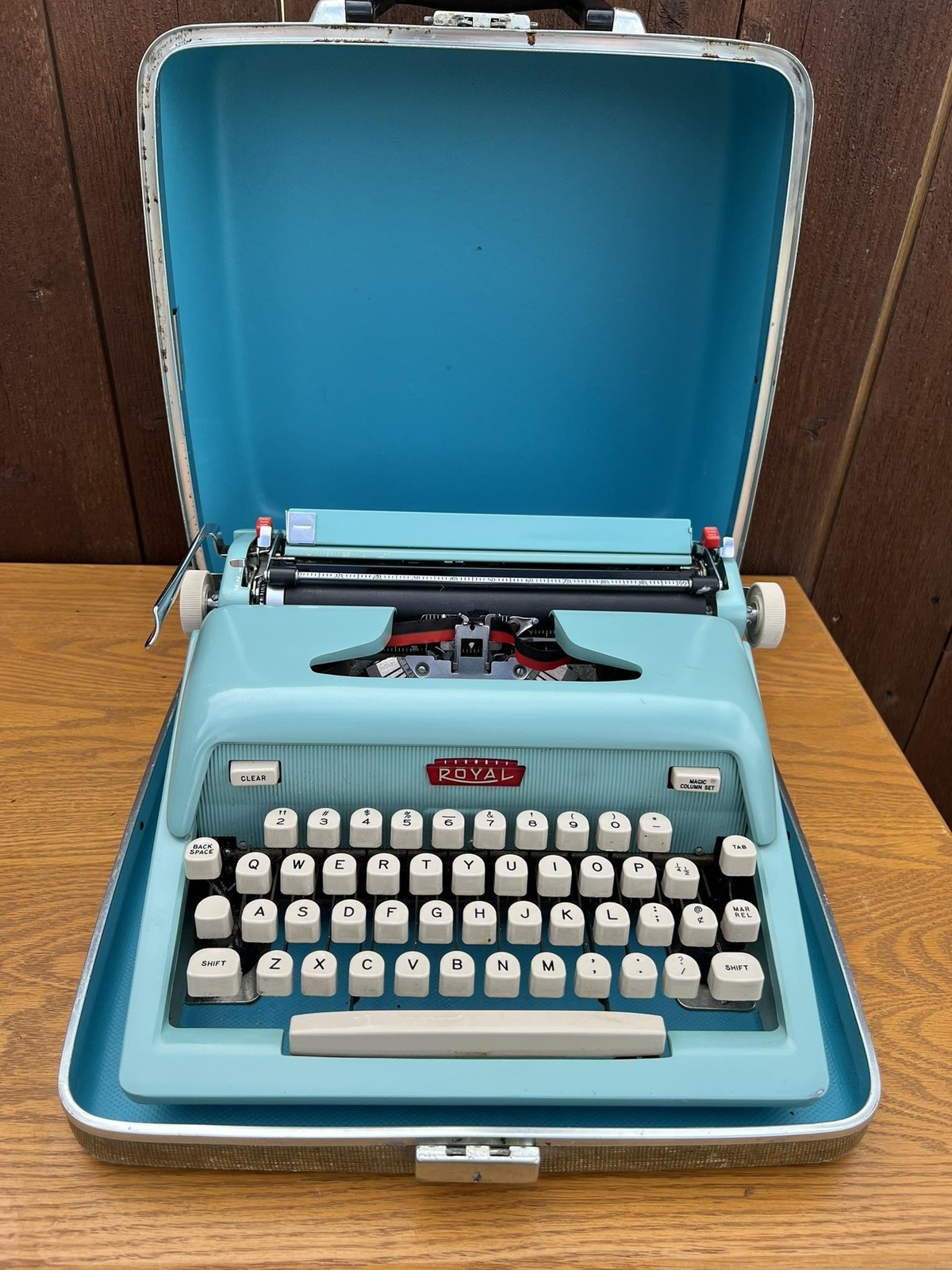 Vintage Royal Futura 600 Portable Manual Typewriter Aqua Blue W/ Carry Case