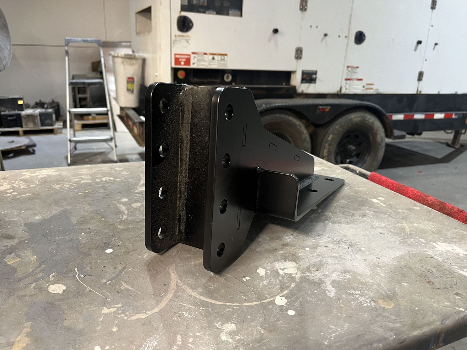 Hitch Mounting Plate for Cummins / MMDI Trailers – P/N: A053P590