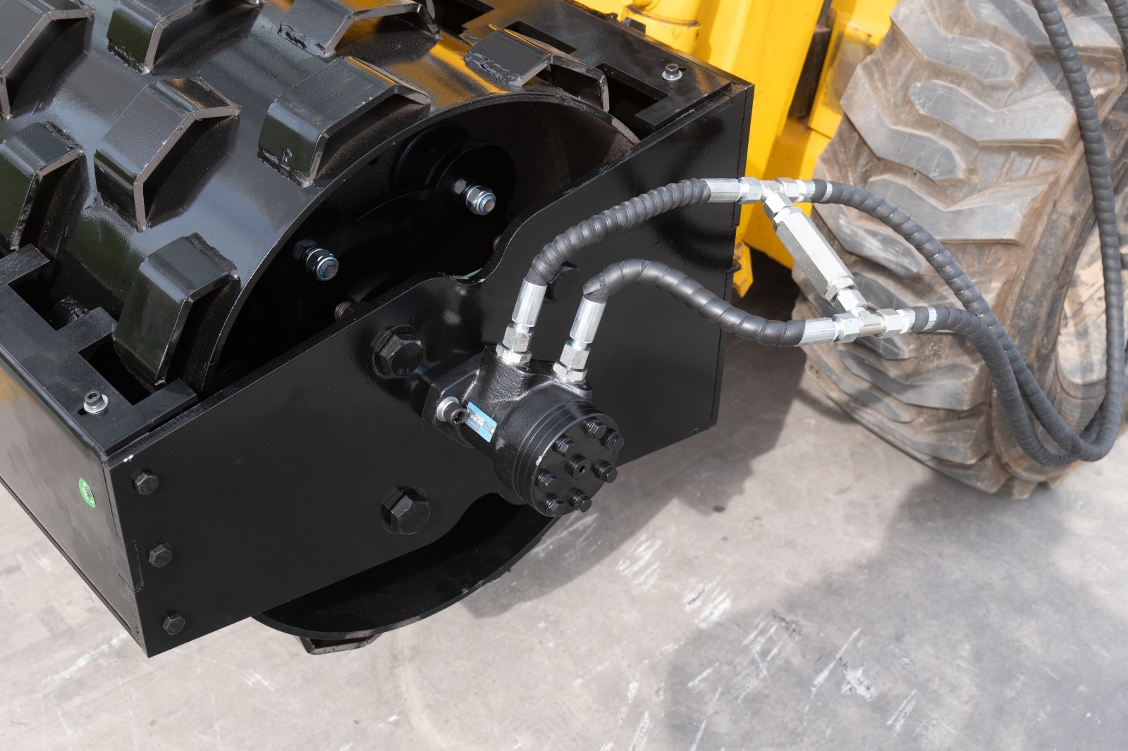 60″ Vibratory Sheepsfoot Roller Compactor for Bobcat Skid Steer | Soil Roller