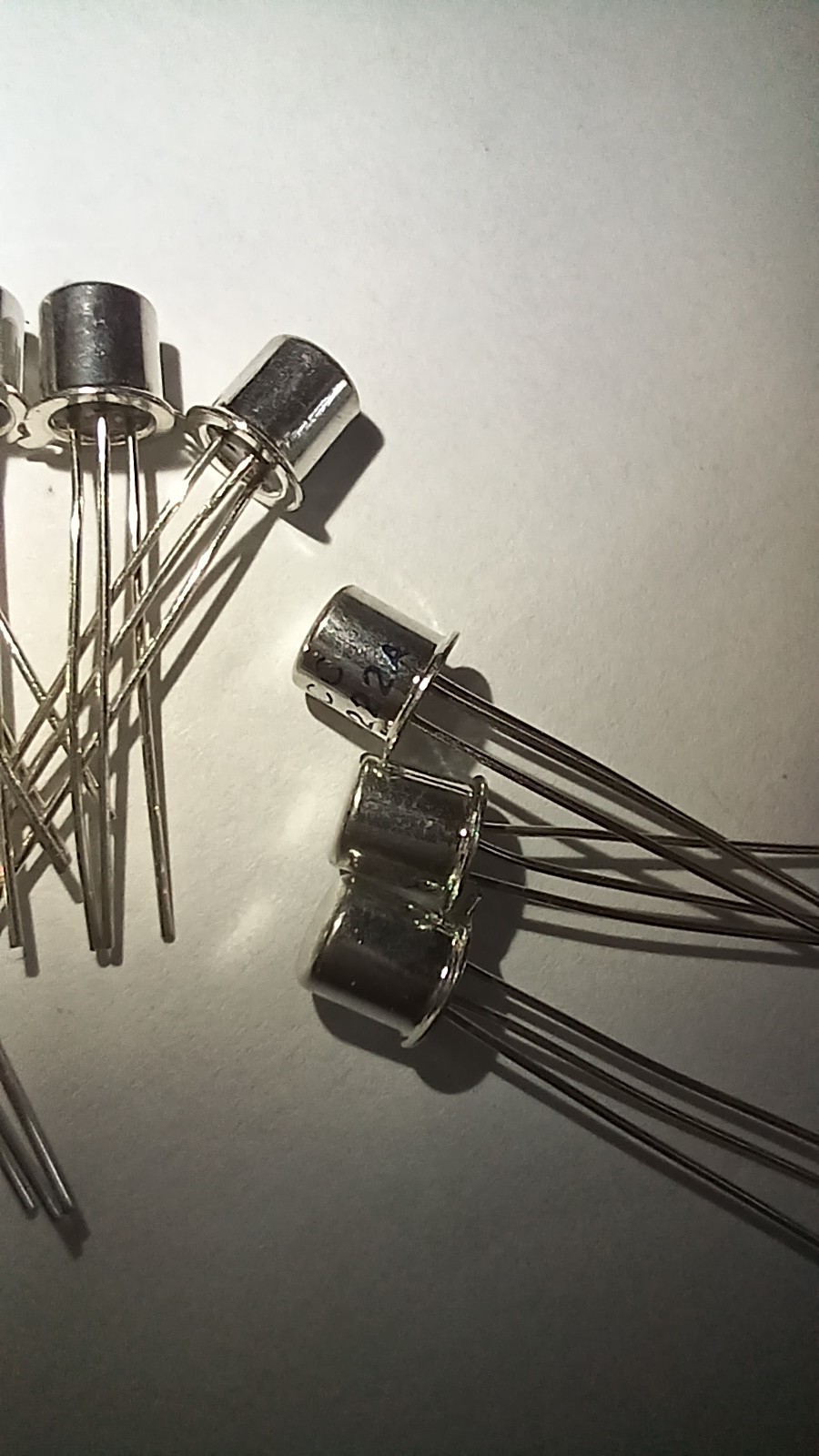 MCC 2N2222A NPN silicon transistors/Lot of 10/NOS/TO-18 metal package