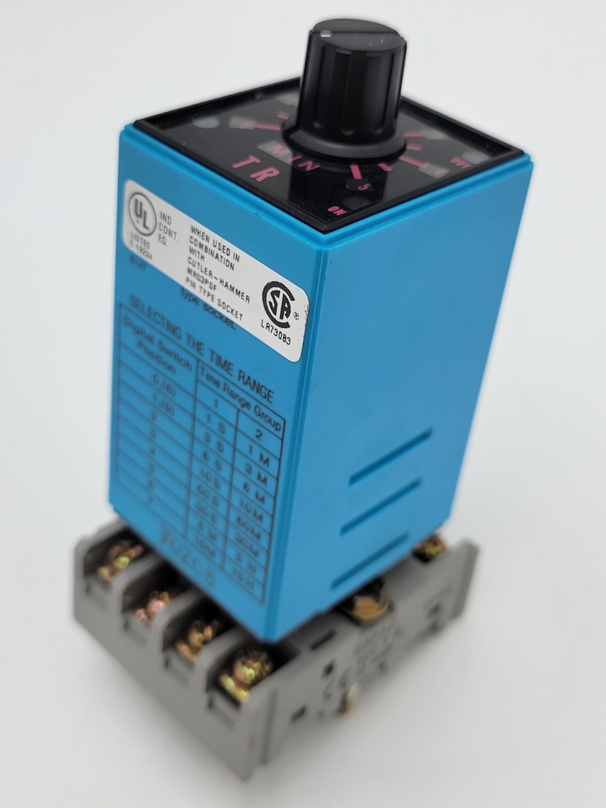 Cutler-Hammer TRN1P Electronic Timer 10A 120VAC 0-5 Min with D3PA2 Socket Base