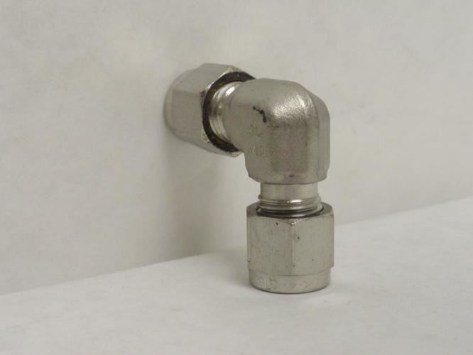 203415 New-No Box; Parker 4-4 EBZ-SS Compression Elbow; 90Deg; SS; Size: 1/4″