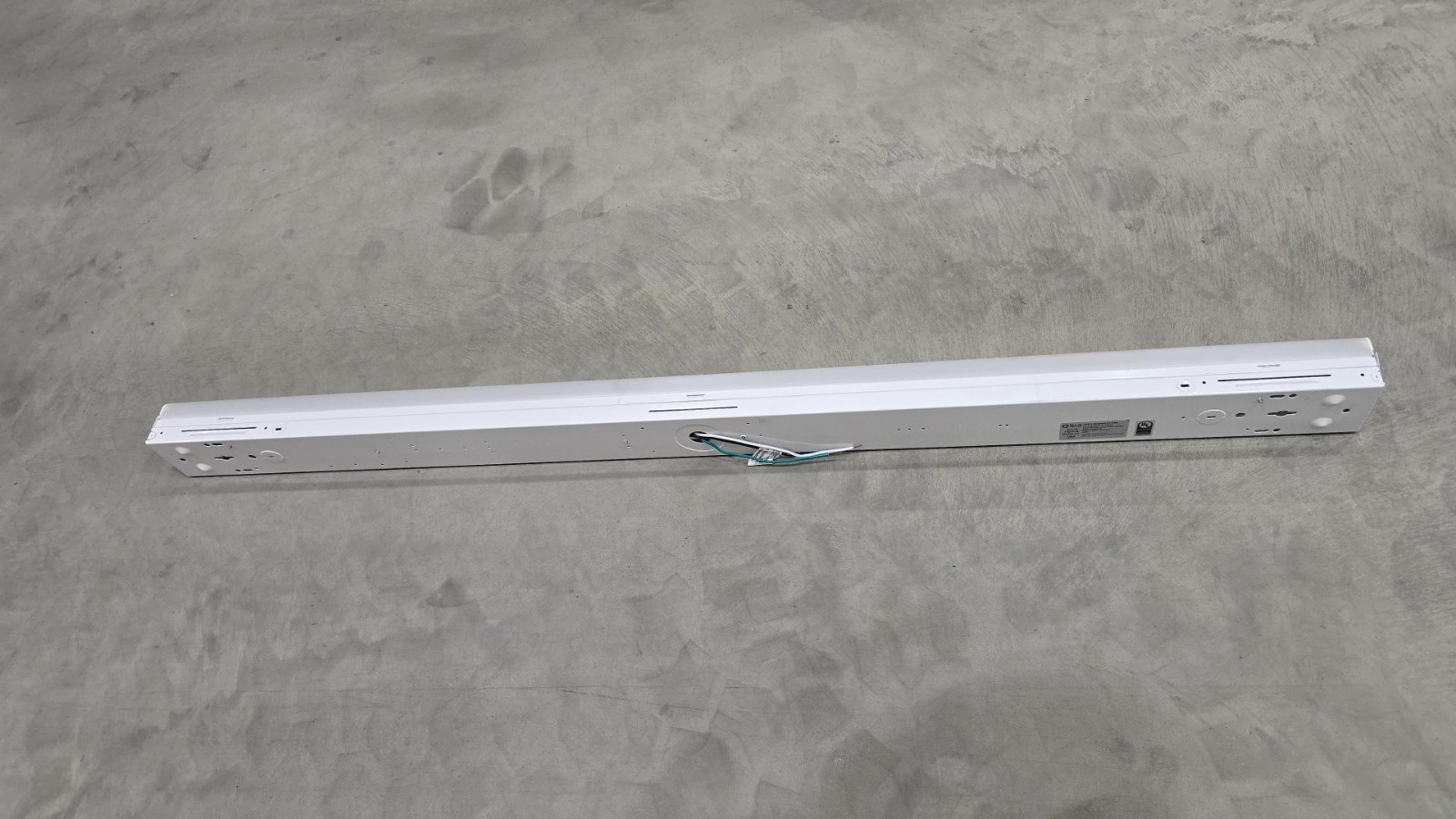 SLG LED Linear Strip Light 4FT Dimmable 25W/30W/40W 120–277V 3500K–5000K White