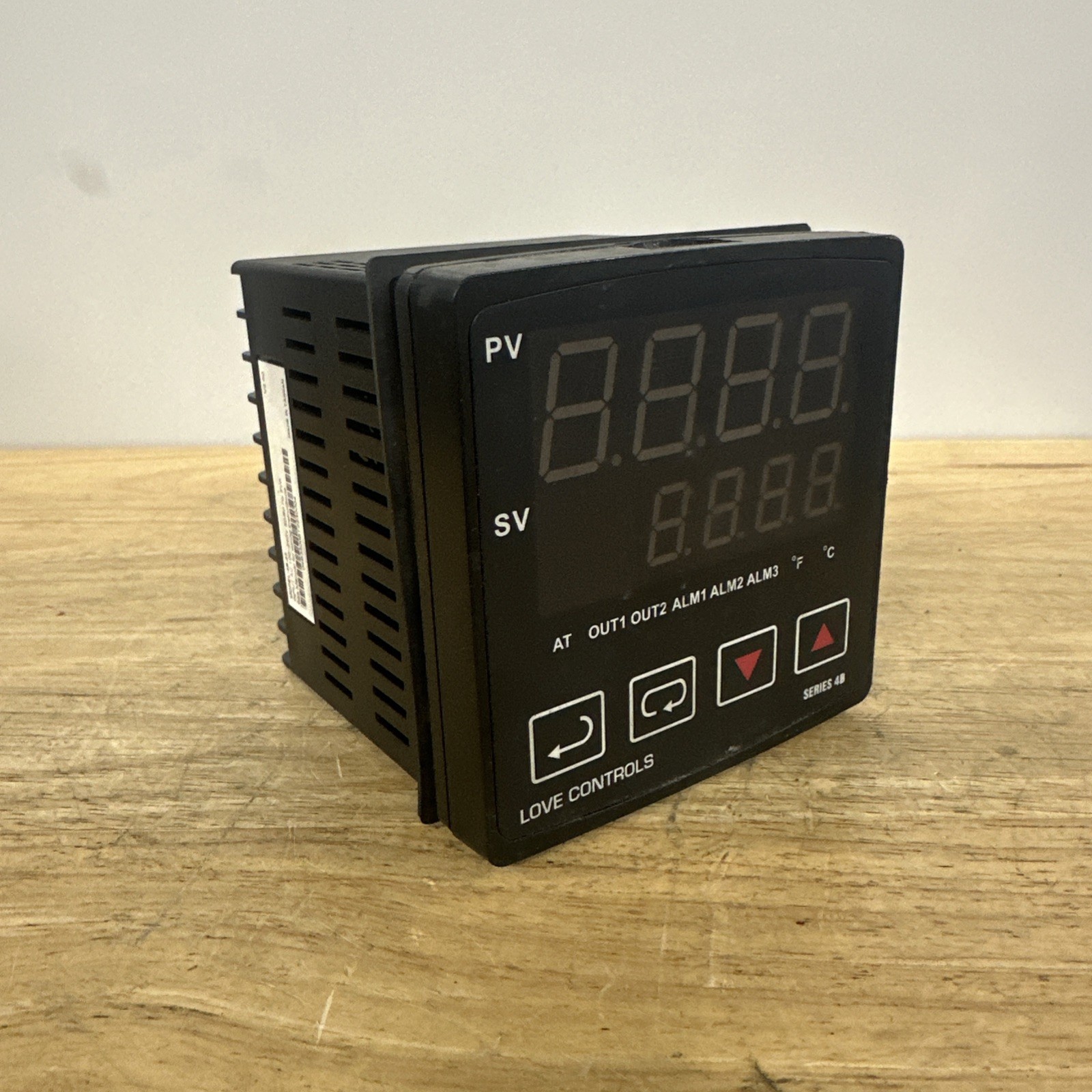 Love Controls 4B-33 Temperature / Process Controller