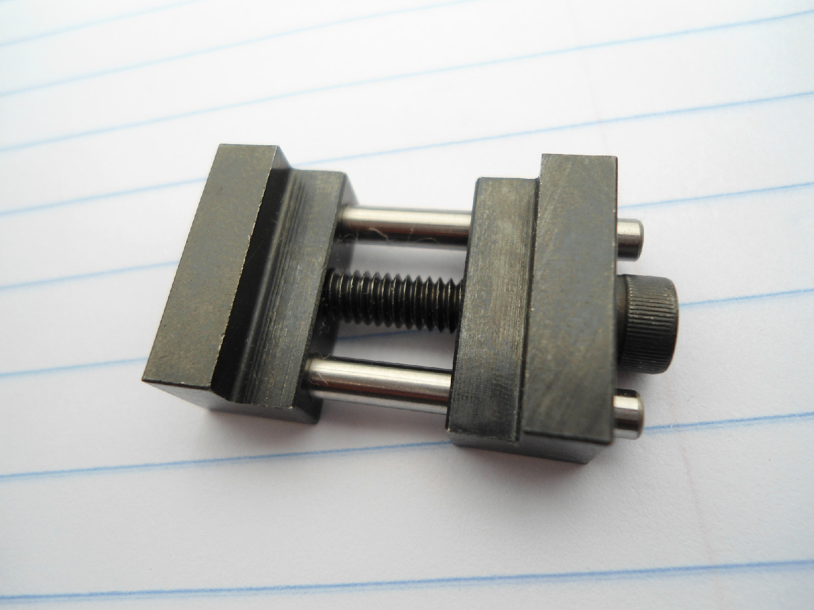 Vise jaw work stop locator for milling vises. Fits jaw 3/8″-1″ Made in USA