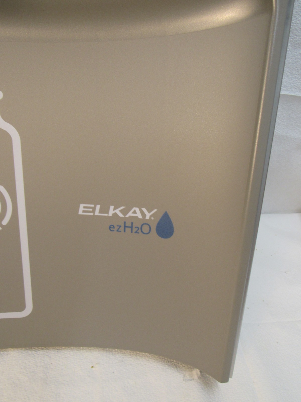 ELKAY EZH2O w/o Filter Model: EZWSR Bottle Filler Station Only