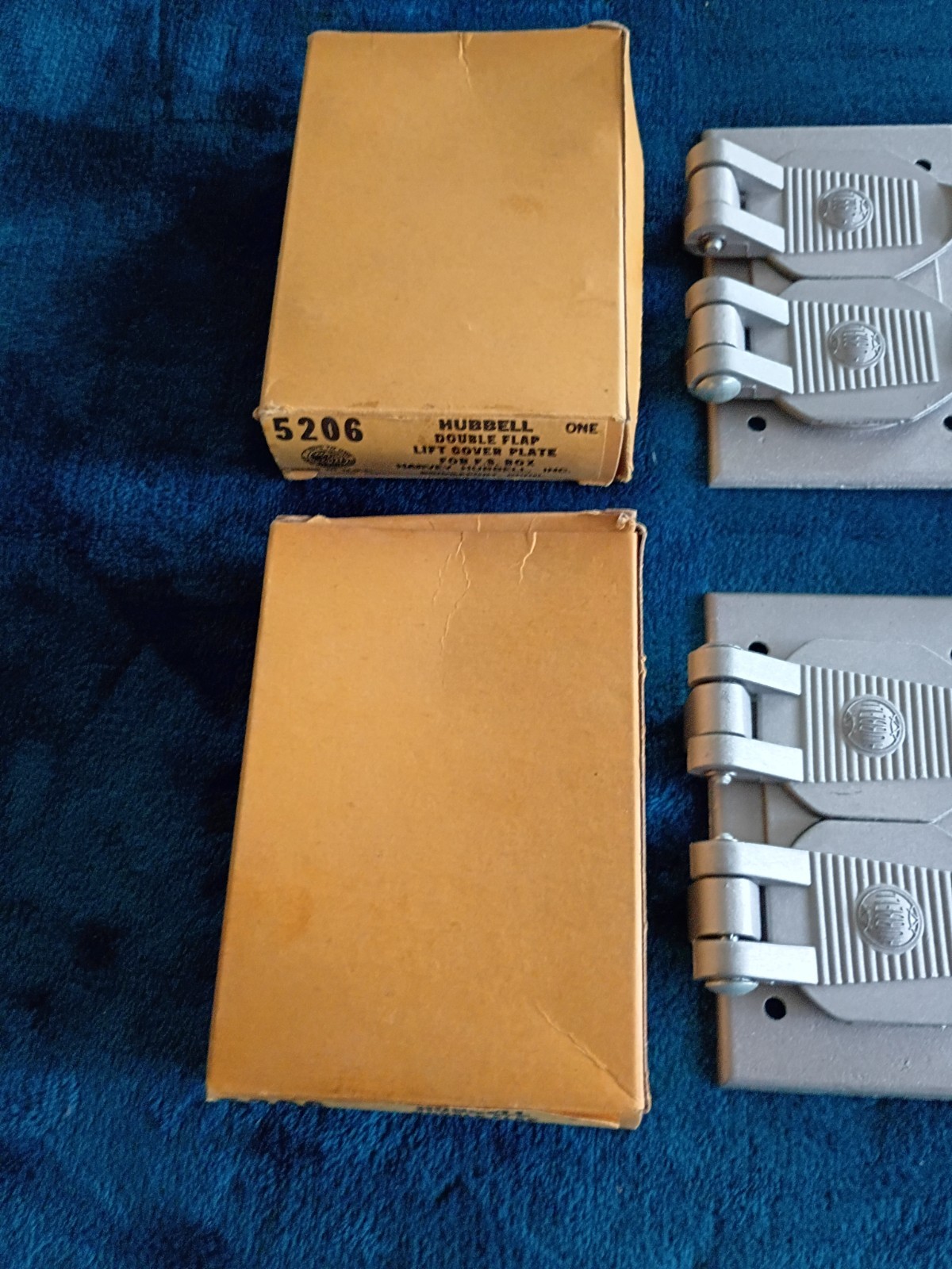 Vintage Lot of 2 HUBBELL 5206 Double Flap Weatherproof Lift Cover Plates Metal