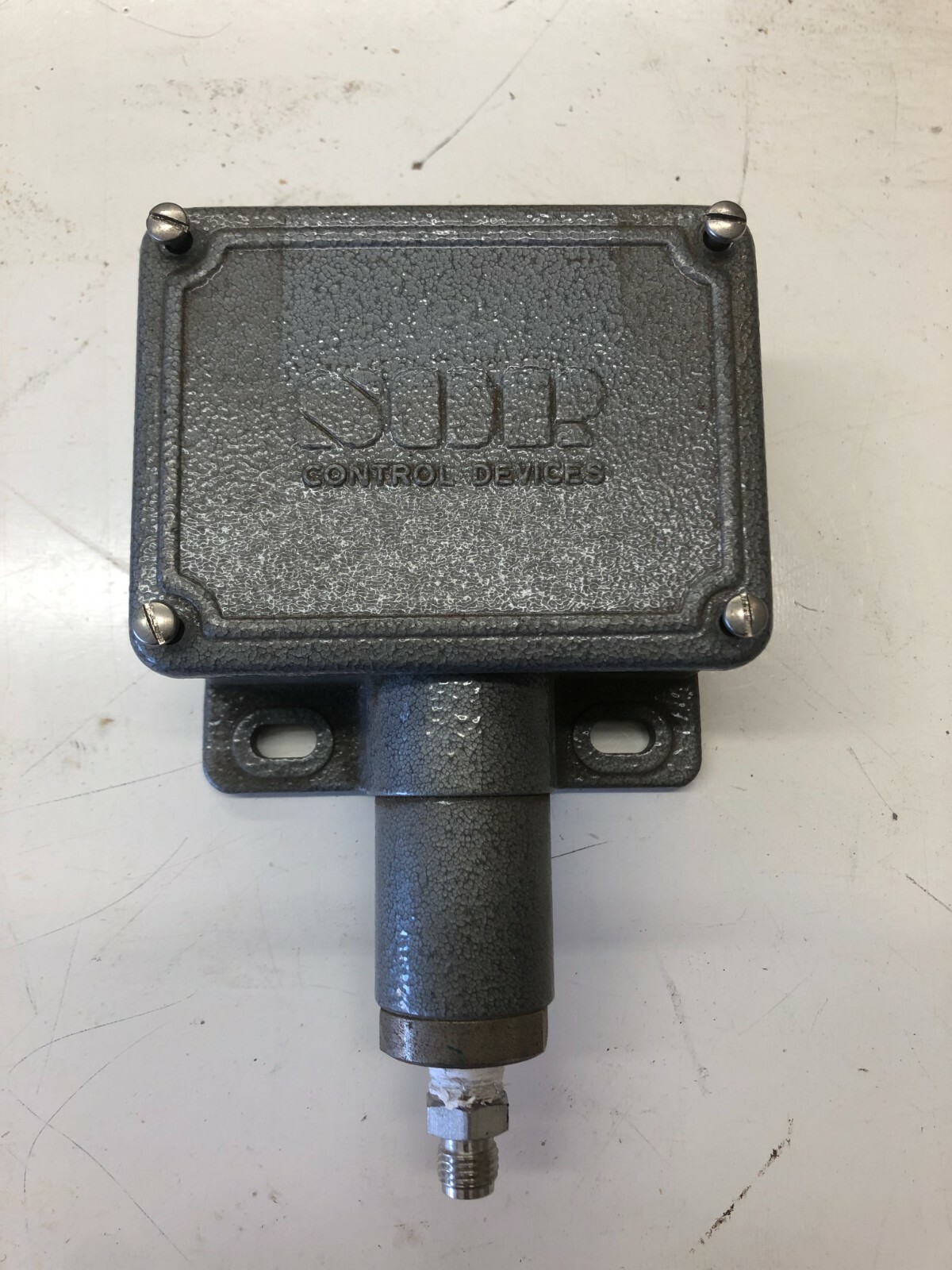 SOR CONTROL DEVICES PRESSURE SWITCH 6nn-k45-n4-fla 25-275 adjustable 1500 PSI