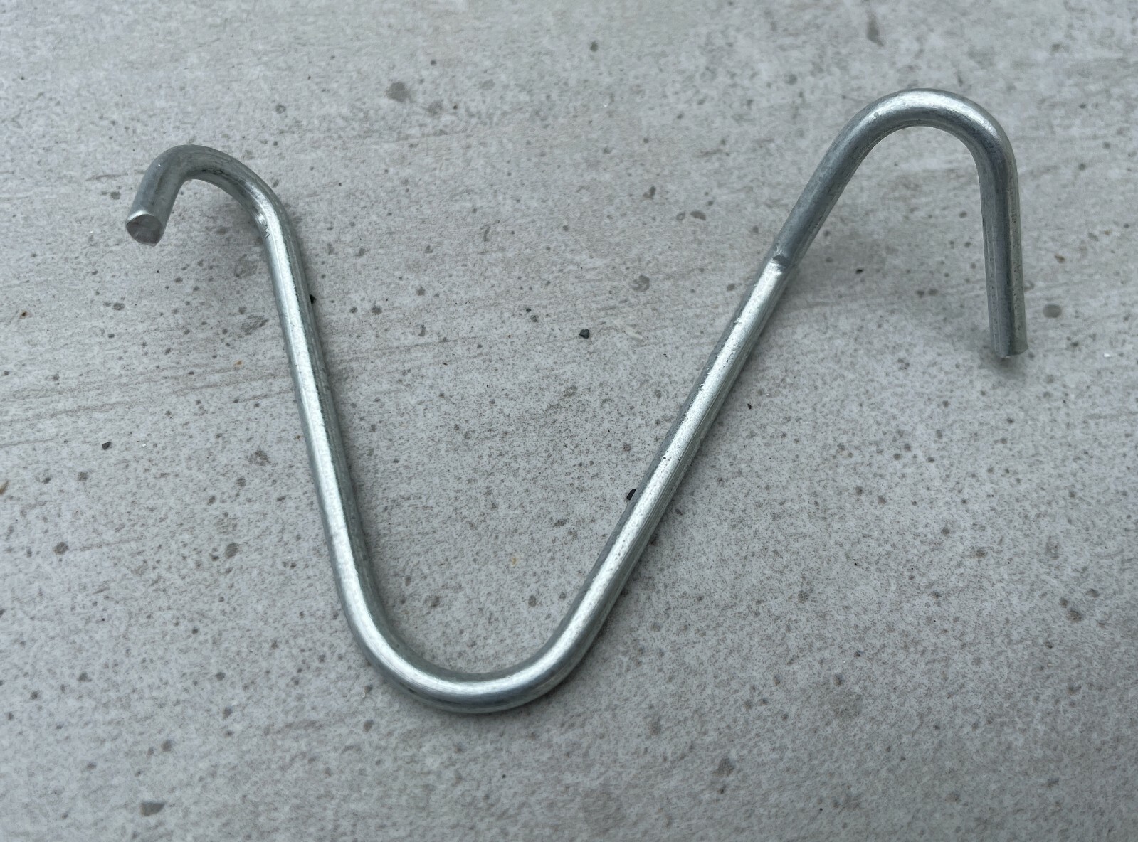 Sandbaggy T-Posts Wire Clips | Galvanized Rust Resistant Steel Fence Clips