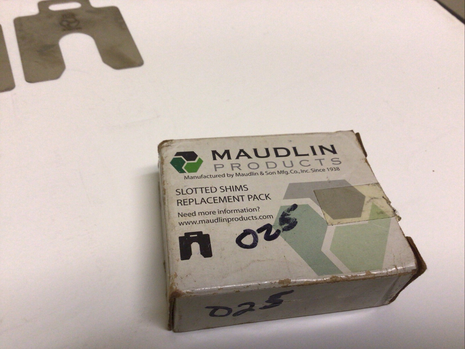 NEW, (LOT OF 14) MAUDLIN PRODUCTS MSA025 A-2 X 2″ X 0.004″,20 PACK SLOTTED SHIM