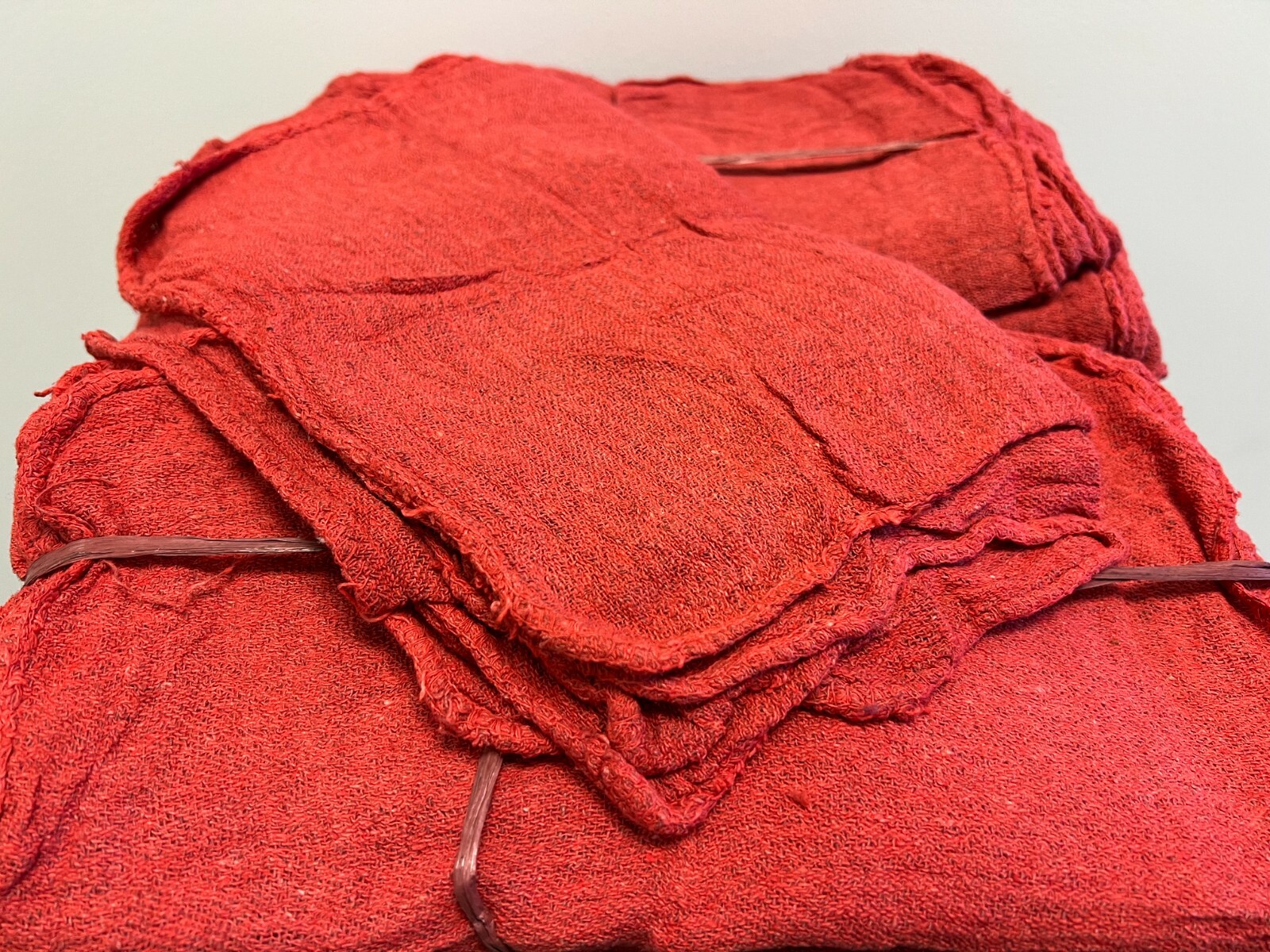 1000 PIECES NEW RED INDUSTRIAL SHOP RAGS CLEANING TOWELS 14×14 inches