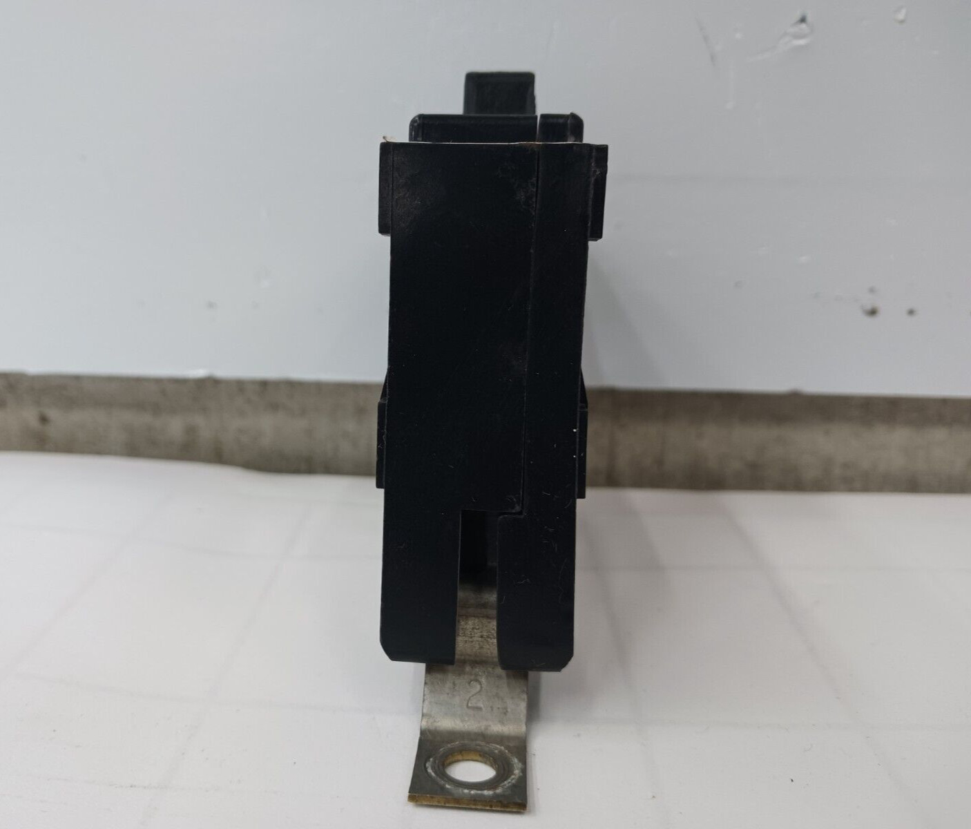 CUTLER HAMMER 30 AMP CIRCUIT BREAKER 1 POLE 120/240 VAC BA130