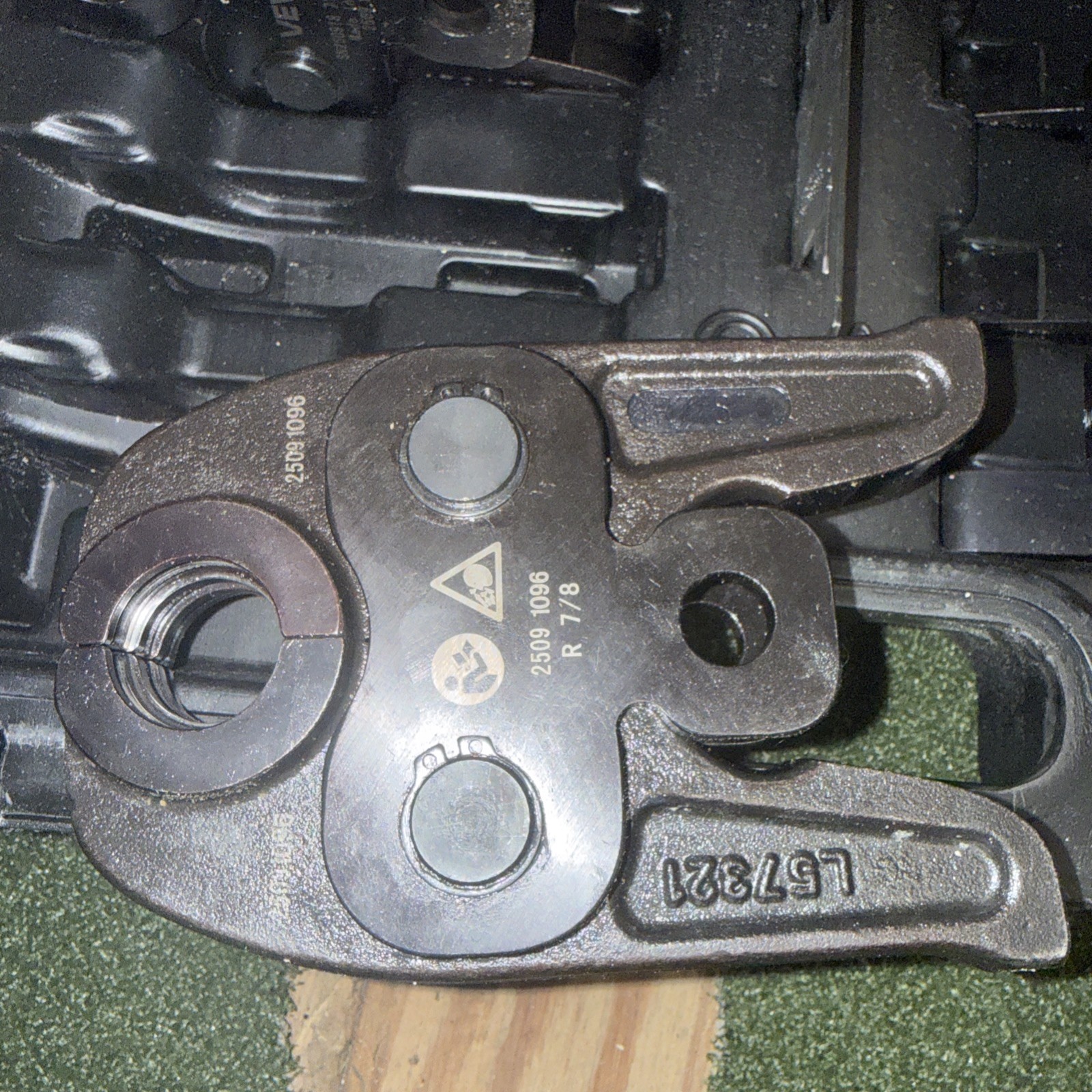 7PCS 1/4″–1-1/8″ Press Jaws Set for Copper Piping with Carry Case