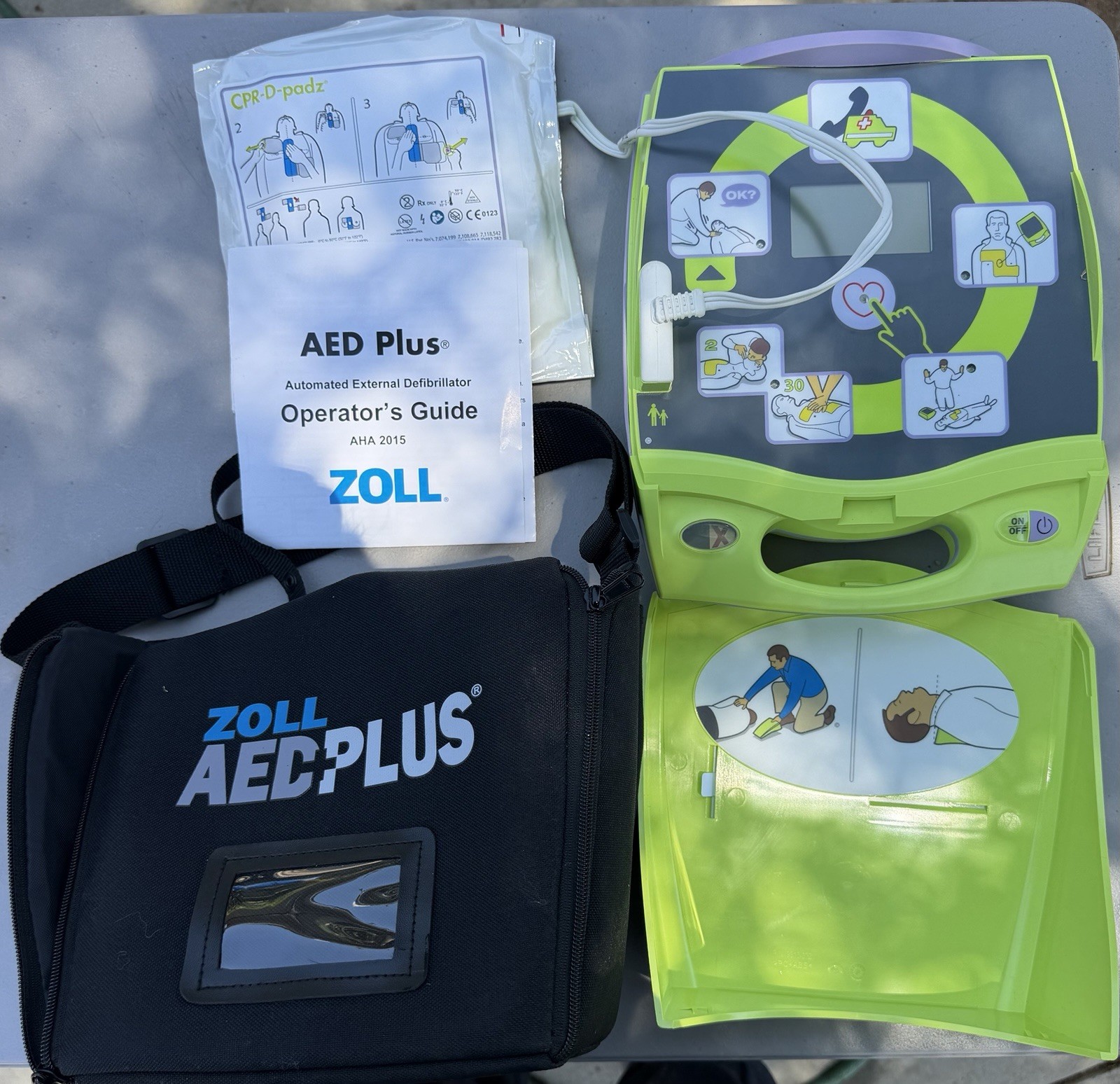 Zoll AED Plus with Pads Batteries and Carry Case