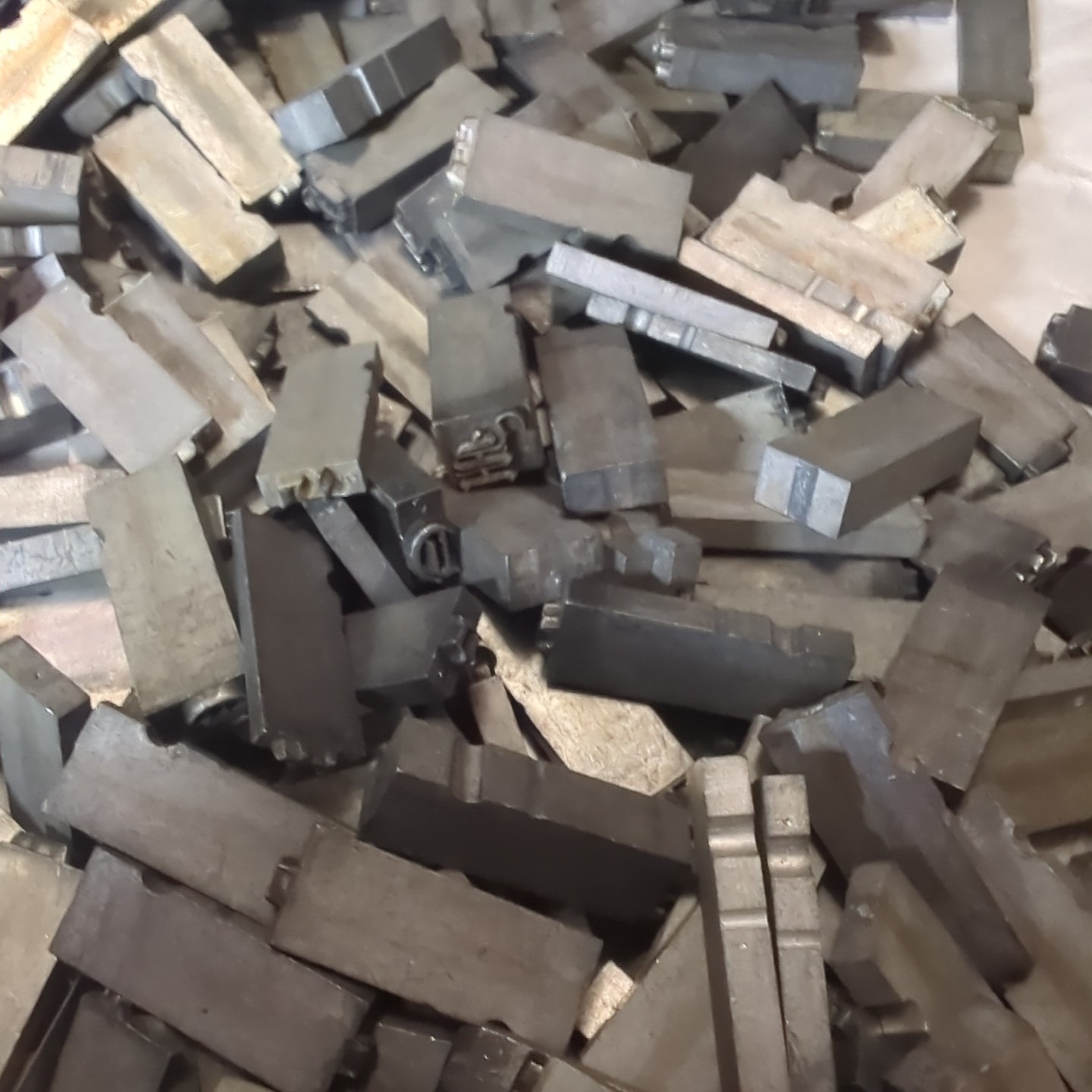 Heavy Lot Vintage Metal Type LEAD Letterpress Printing Letters 500+ Letters 6.8#