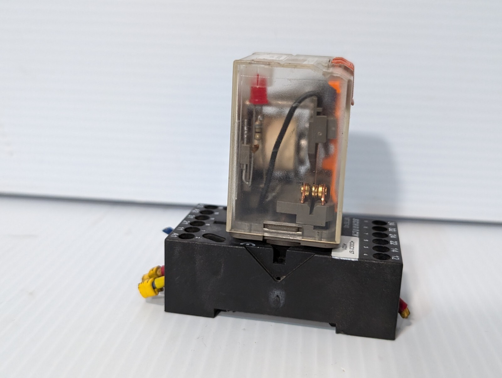 Schrack MT3330C4 relay, 24VDC with Schrack MT78740 relay base as shown