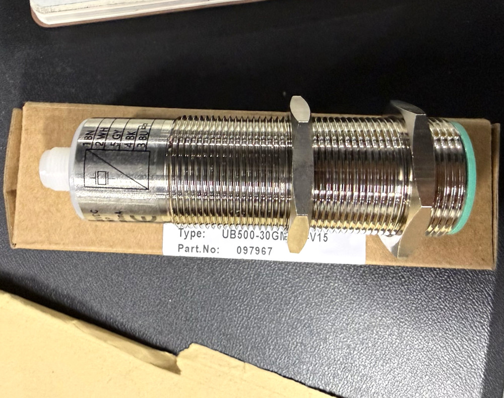 New In Box PEPPERL+FUCHS UB500-30GM-E5-V15 Ultrasonic Sensor 10-30VDC