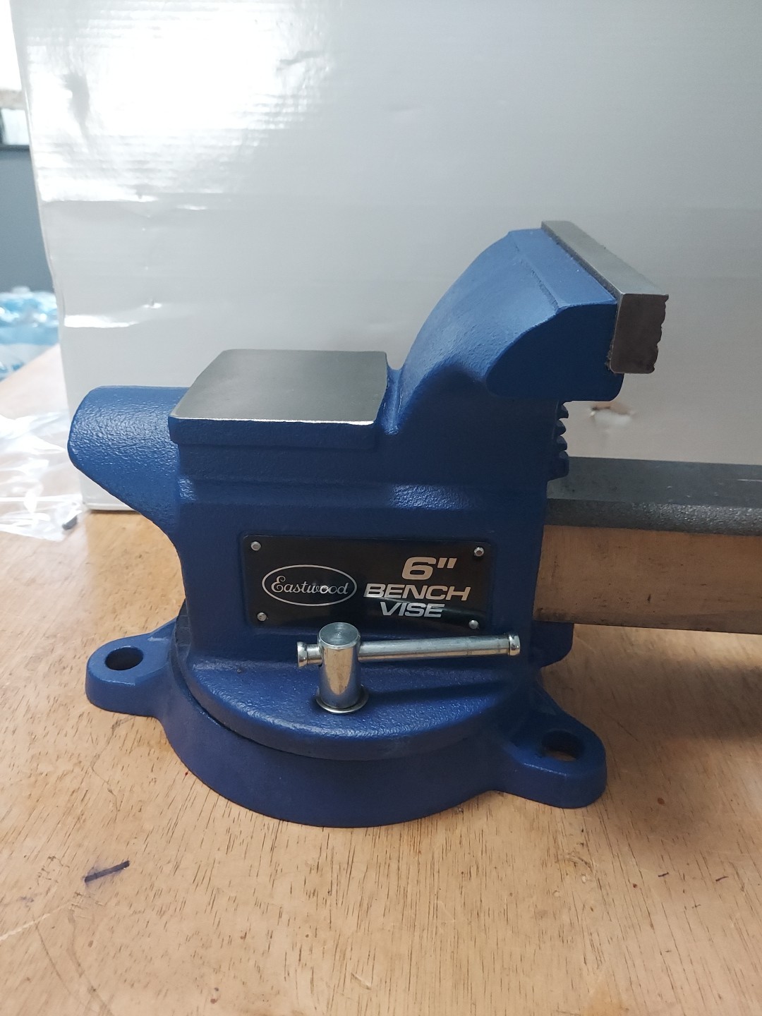 Bench Vise 6″ Jaws HD with Anvil Swivel Base NEW Open Box