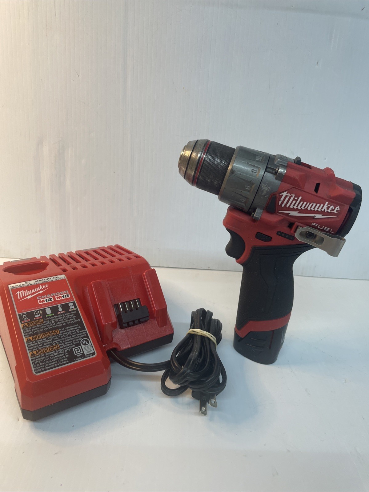MILWAUKEE TOOLS 3404-20 Hammer Drill/Driver W/1.5 Ah Battery & Charger – Used