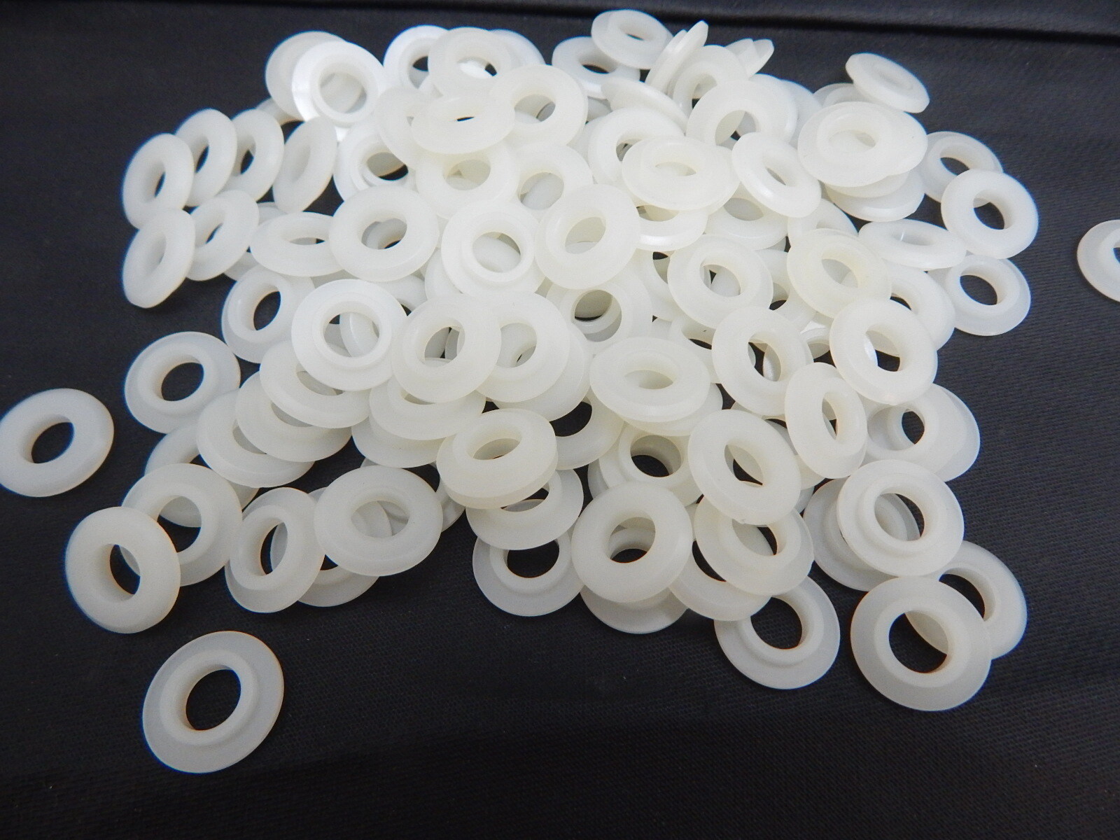 STOCK DRIVE A9M68-1806 NYLON SHOULDER WASHER 6/6 WHITE – BAG OF 100 – FAST SHIP