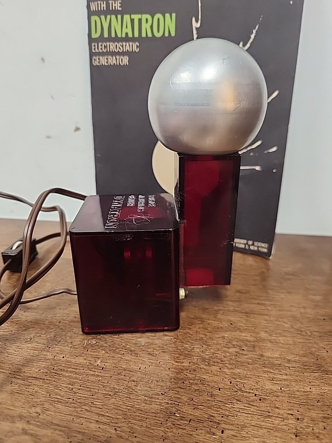 VINTAGE DYNATRON ELECTROSTATIC GENERATOR – WORKING WITH EXPERIMENT BOOK