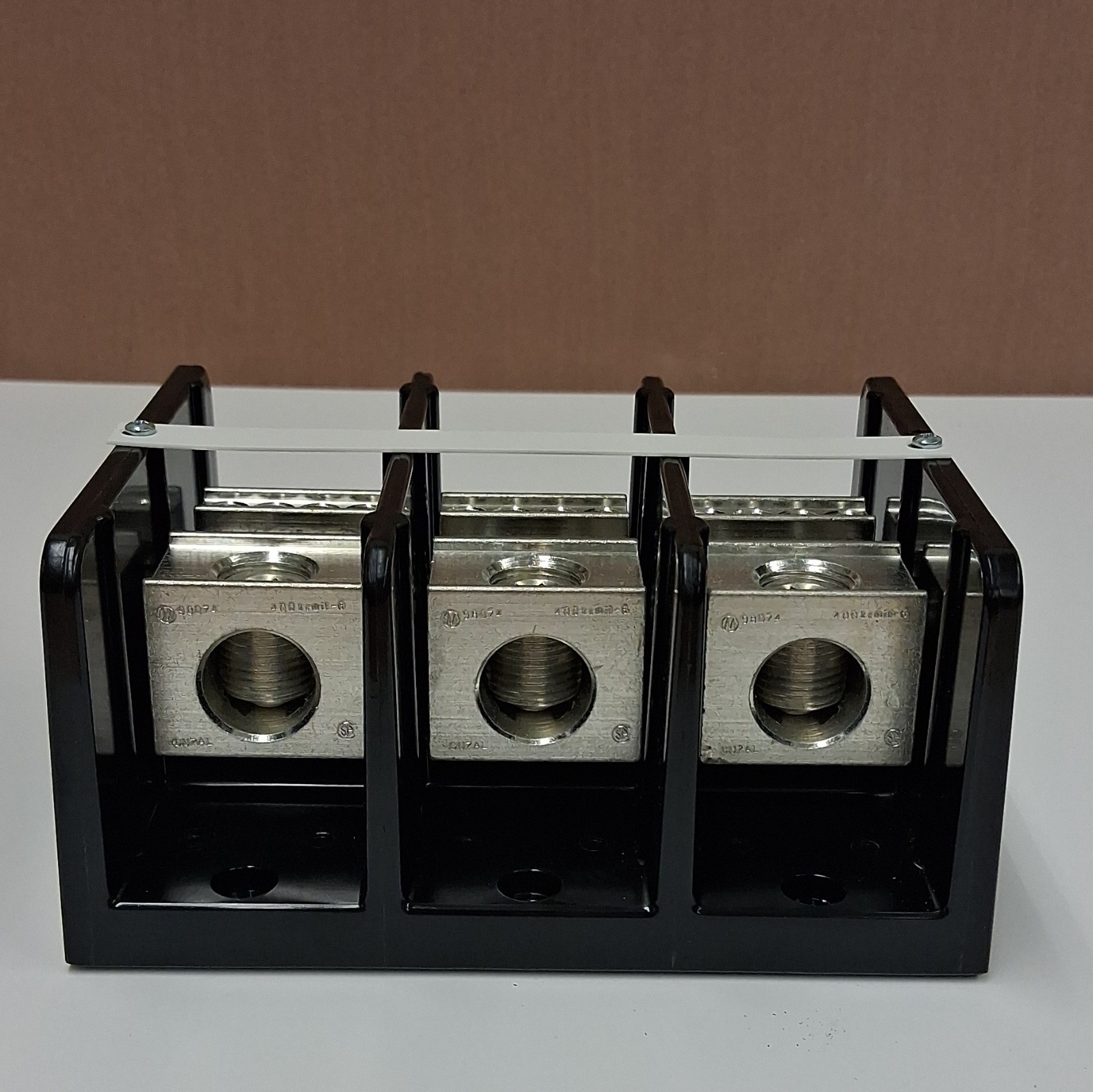 Allen-Bradley 1492-PD3183 3-Pole 600V Power Terminal Block Screw-On Black