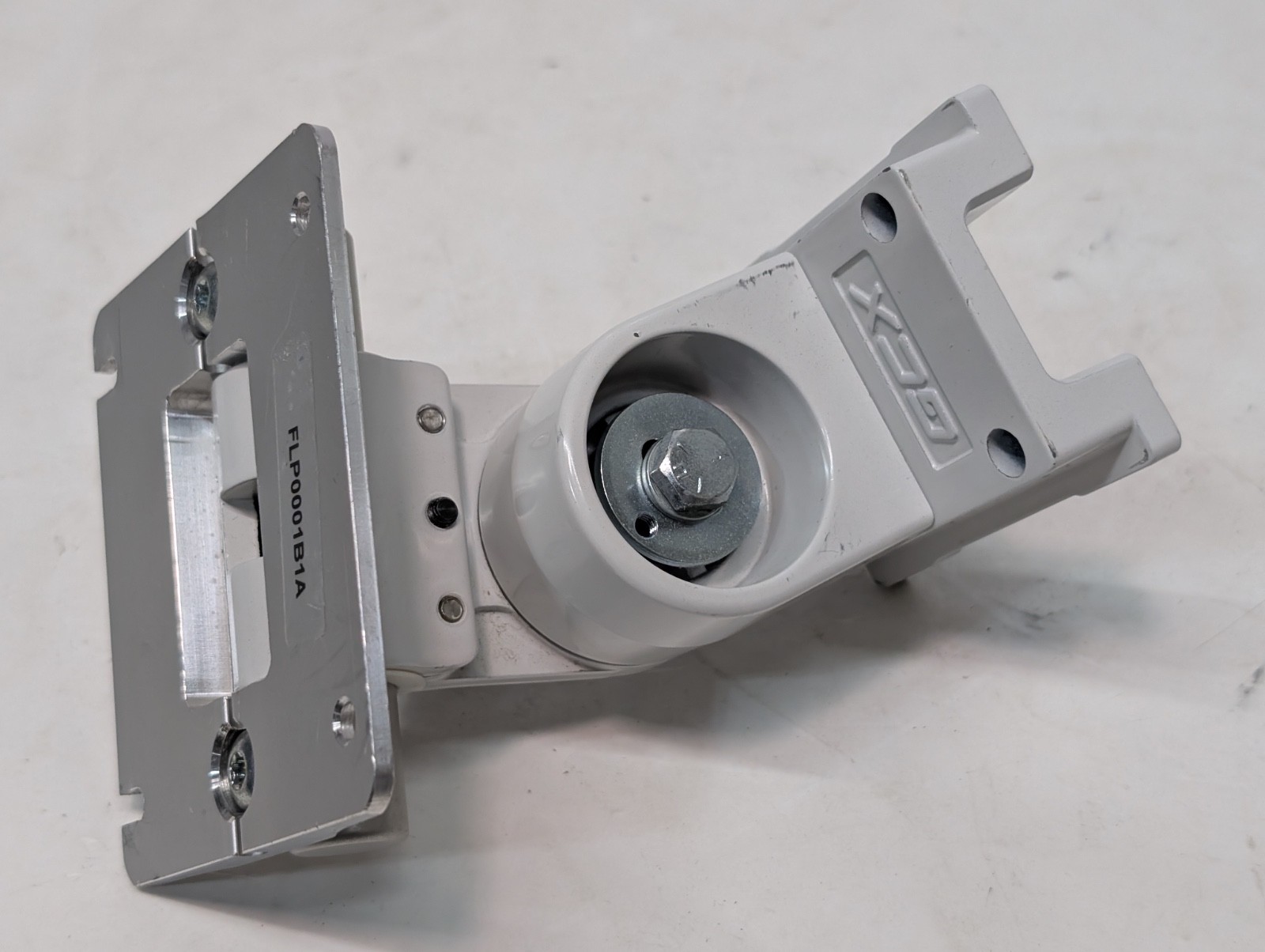 GCX WMM-0001-04 Articulating Wall Mount, max load 30 lbs/14kg, as shown in pics