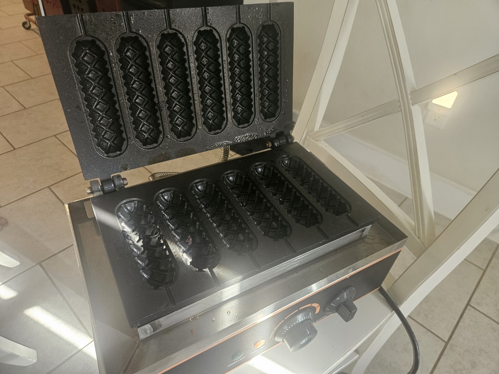 Waffle Dog Maker – JTS-119 – 110V for Truck Or Stand