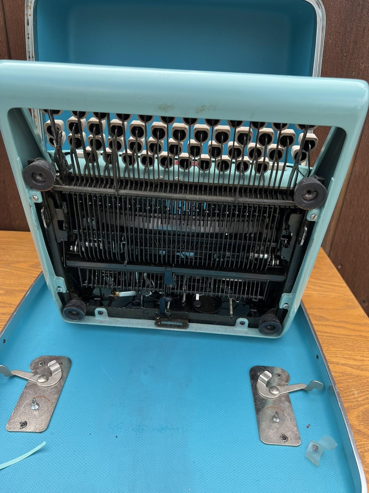 Vintage Royal Futura 600 Portable Manual Typewriter Aqua Blue W/ Carry Case