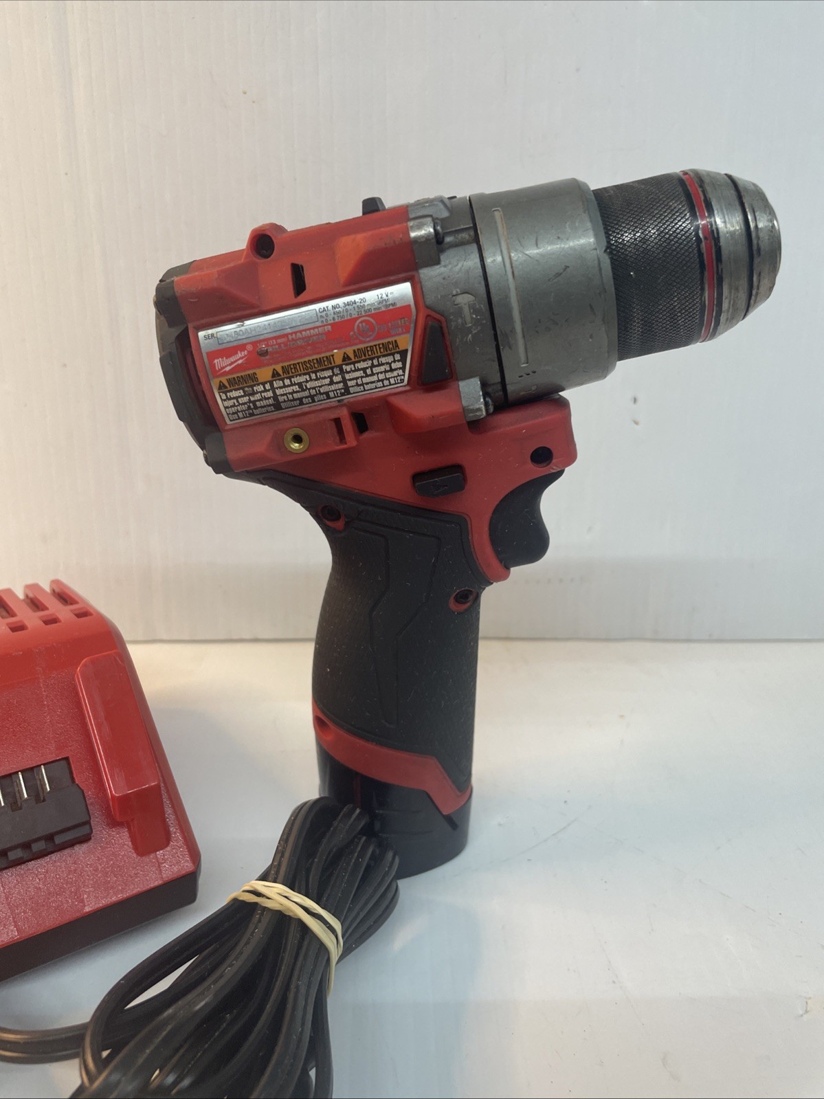 MILWAUKEE TOOLS 3404-20 Hammer Drill/Driver W/1.5 Ah Battery & Charger – Used