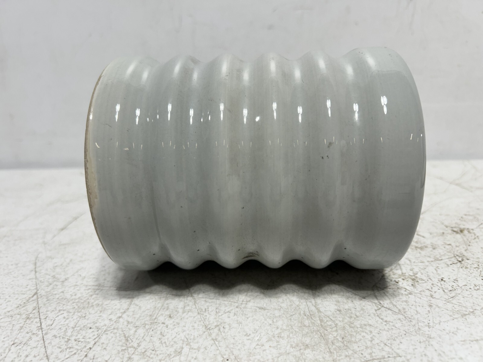 Meister International 12169 Porcelain Bus Insulator 4.5″ Dia. x 6″ Tall