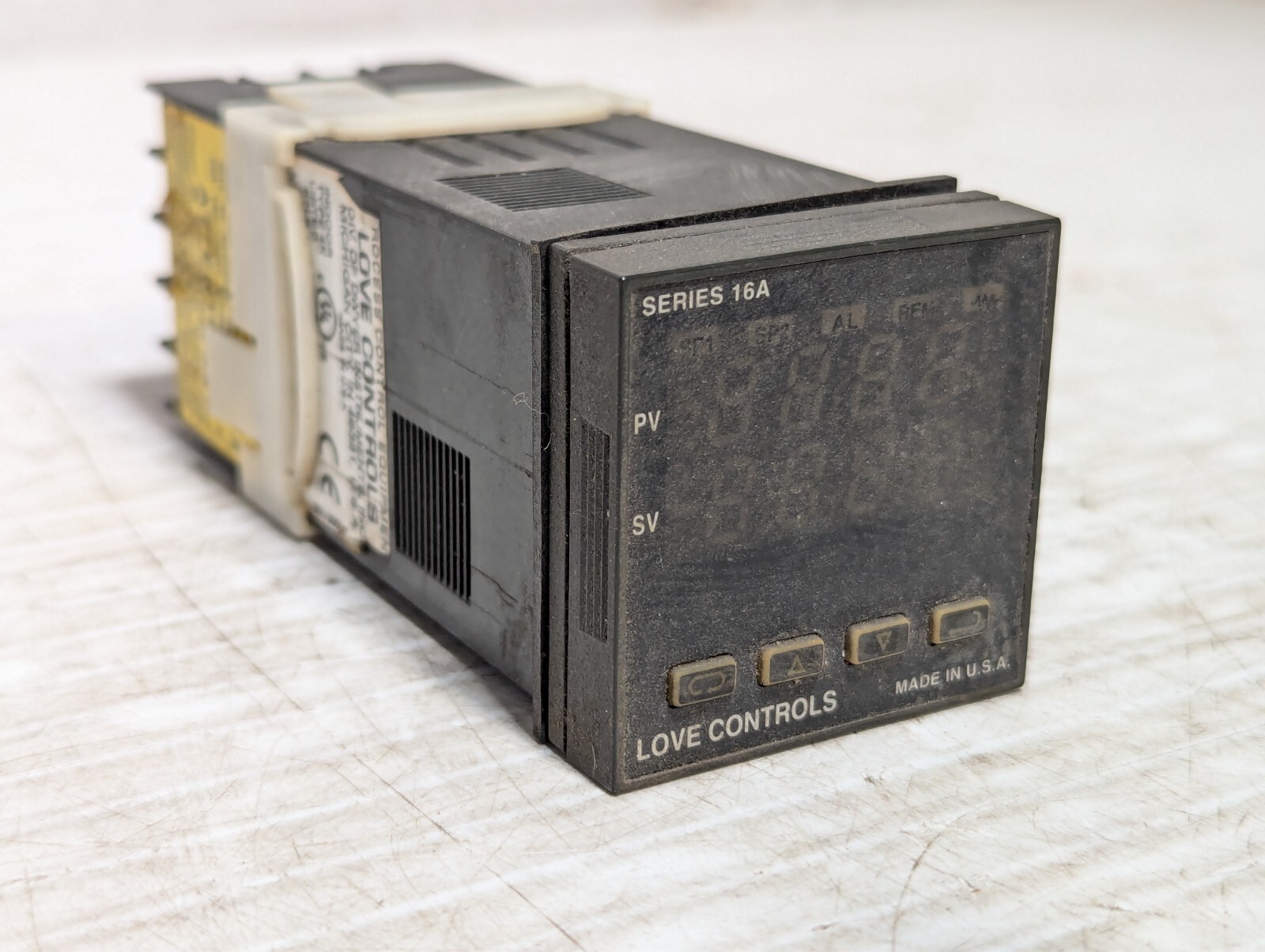 Love Controls 16A2133 Temperature / Process Controller Series 16A Indoor Dwyer