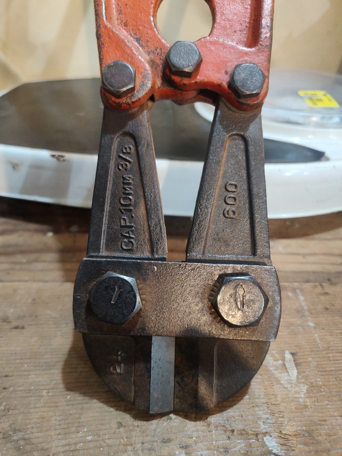 Used 600 Cap 10mm 3/8 24” inch Bolt Cutters / Cable Cutters Hand Tool