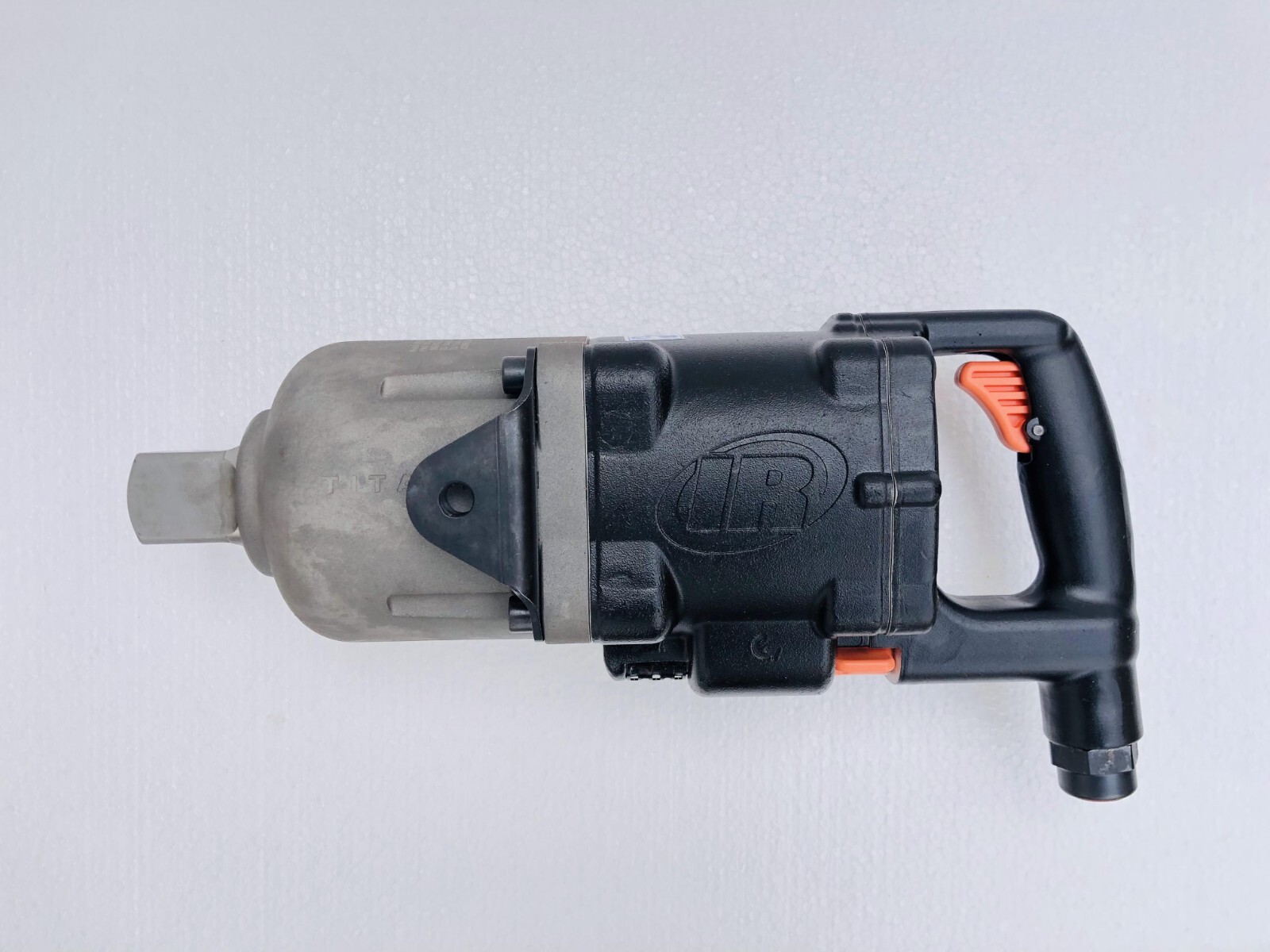 Ingersoll Rand 3955B2TI Titanium Pneumatic Air Heavy Duty Impact Wrench 1-1/2″