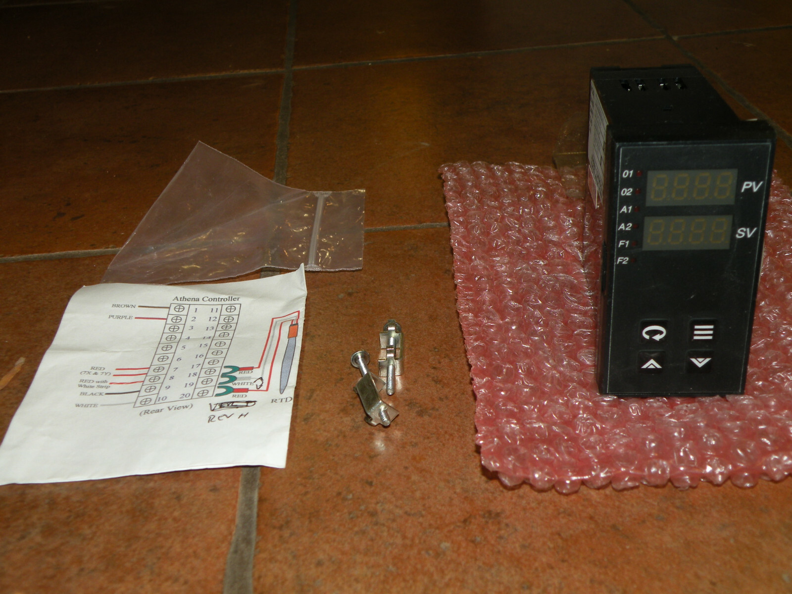 Athena 18DCS0BB0000-AL Temperature Controller Operating Range -100.0 +225.0C