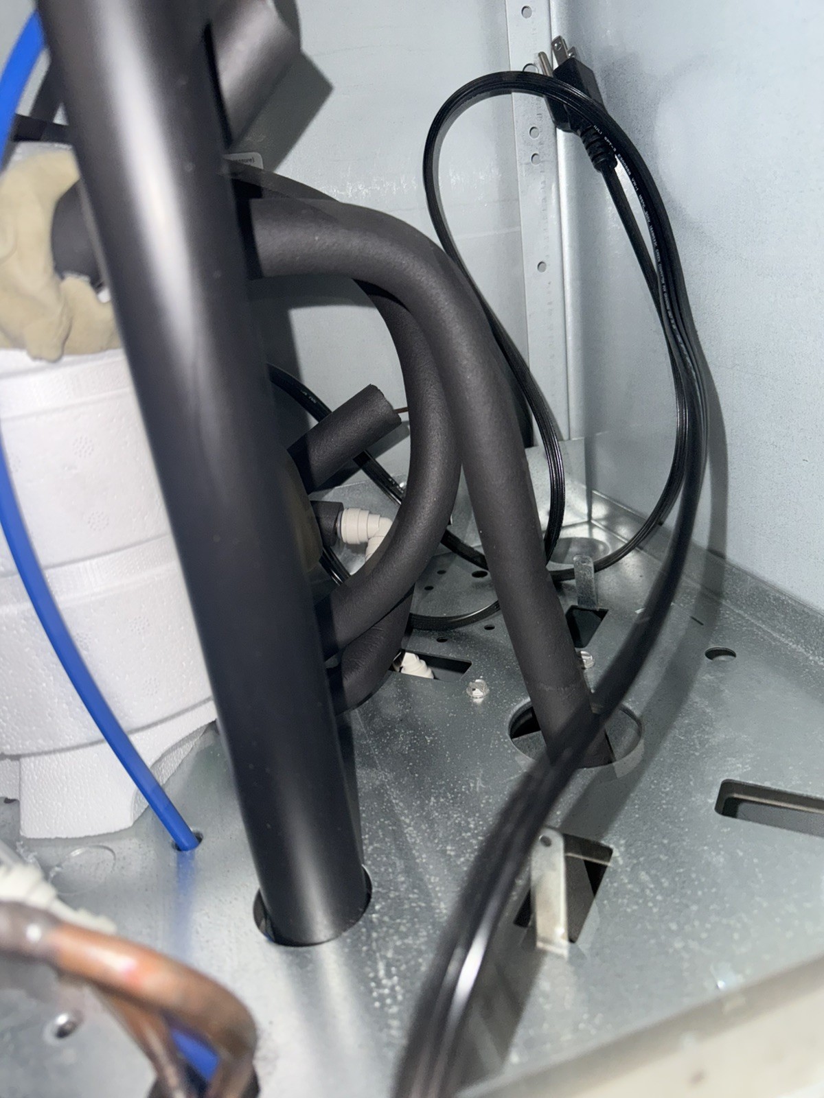 Elkay EFHA8L1Z 7.6 GPH Floor Mount with hot water tap open box never used