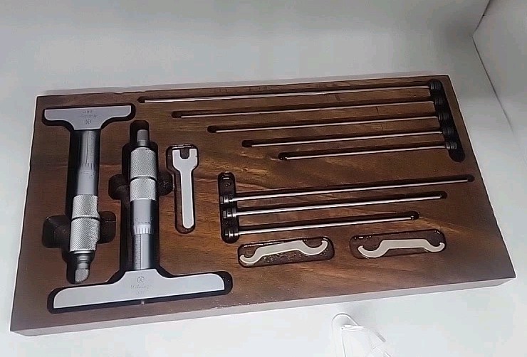 Mitutoyo Depth Gauges 0-6″ Set In Custom Wood Holder 2-3/8″ & 4″ Bases