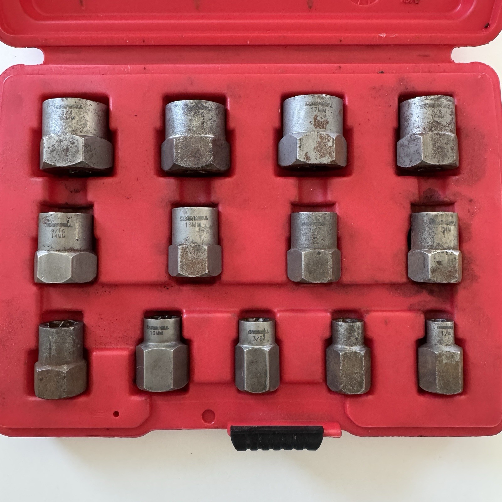 Cornwell Tools ATC54113 13 Piece 1/4″ – 3/4″ 8mm – 19mm Bolt Extractor Set