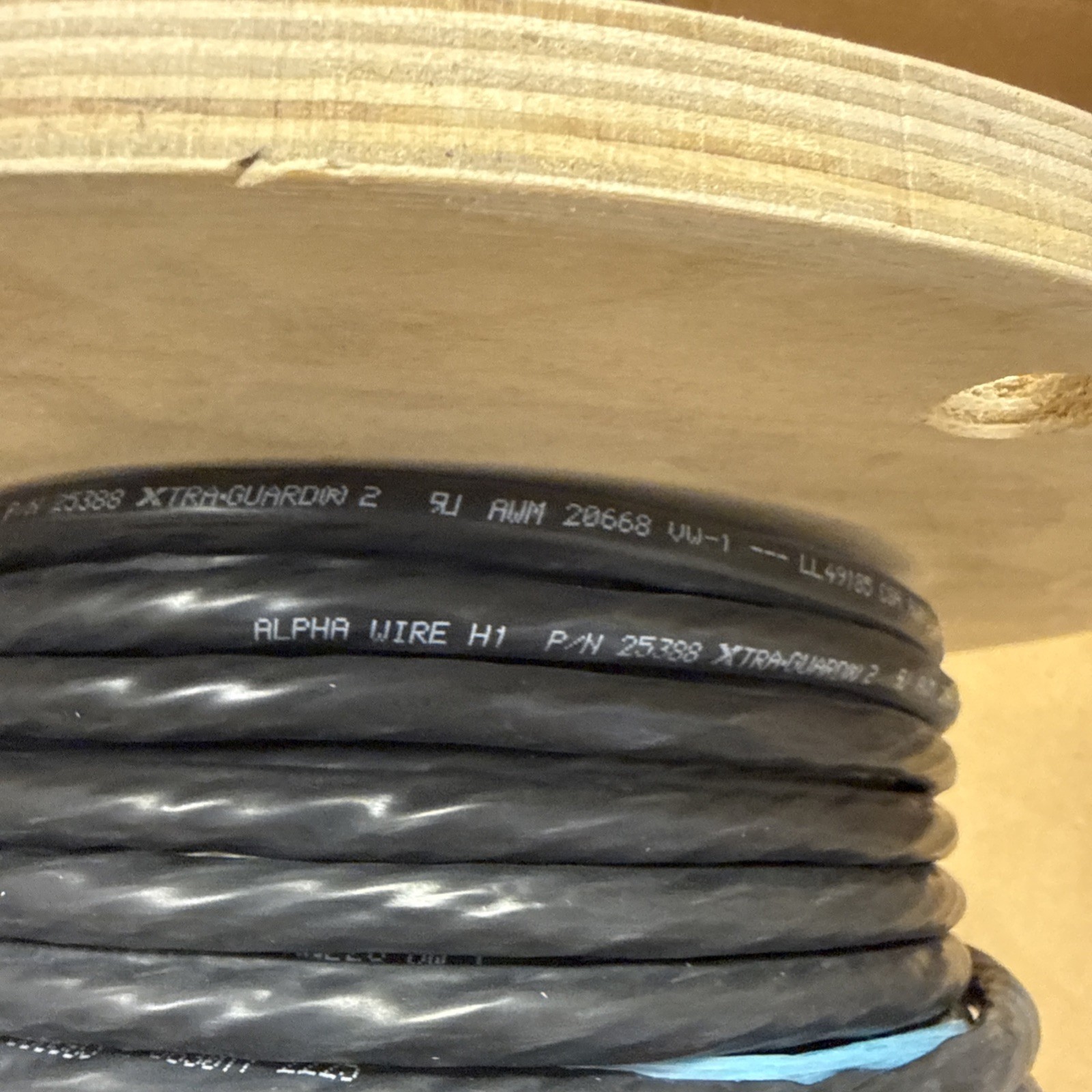 Alpha cable 25388 BK005, 100 ft-spool