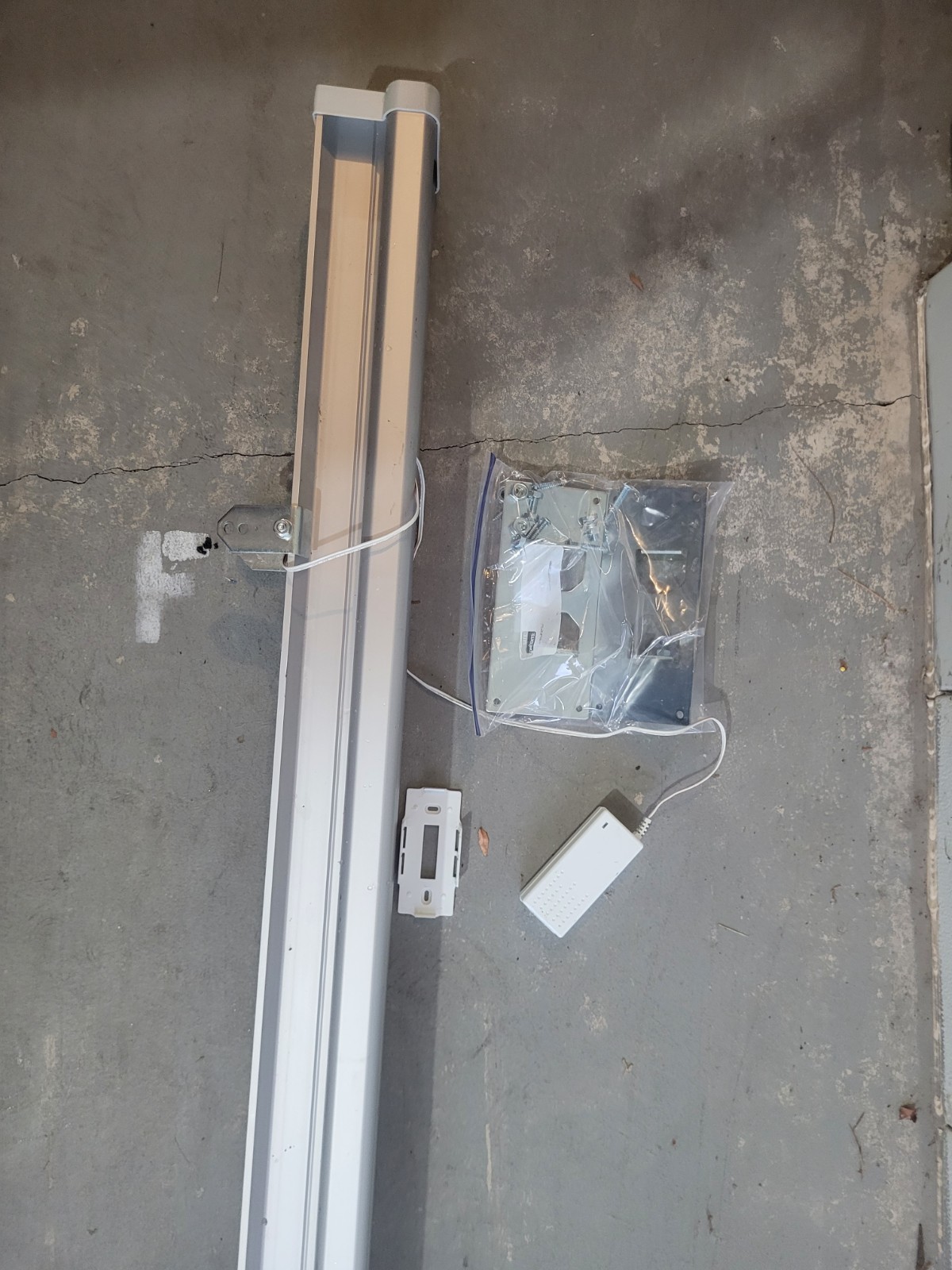 ACORN SUPERGLIDE 130 T700, 7 FEET 2 INCH W/ Bracket And Cord!