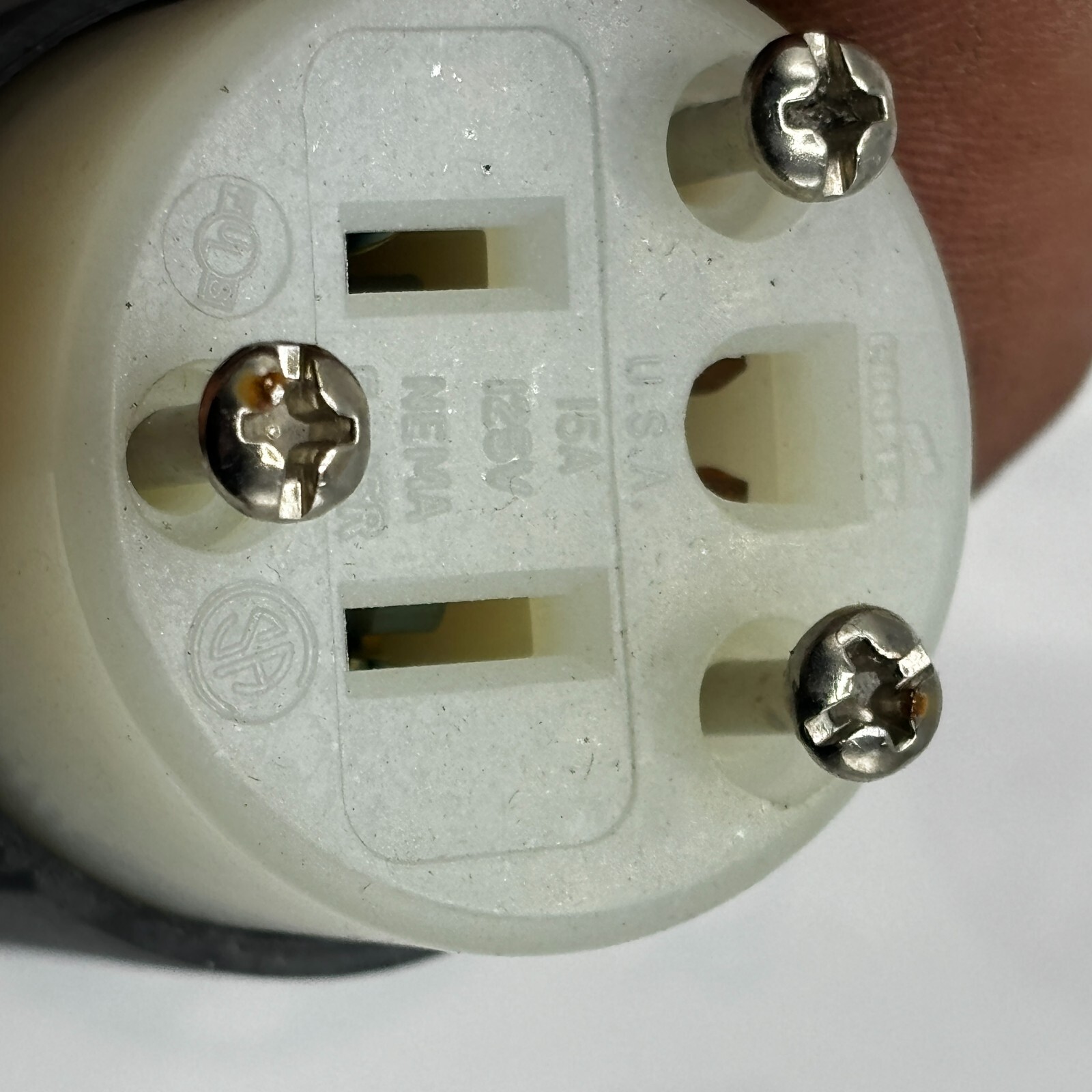 COOPER 5269N TOGRIP CONNECTOR B&L 15A 125V 2P 3W GRD ⭐