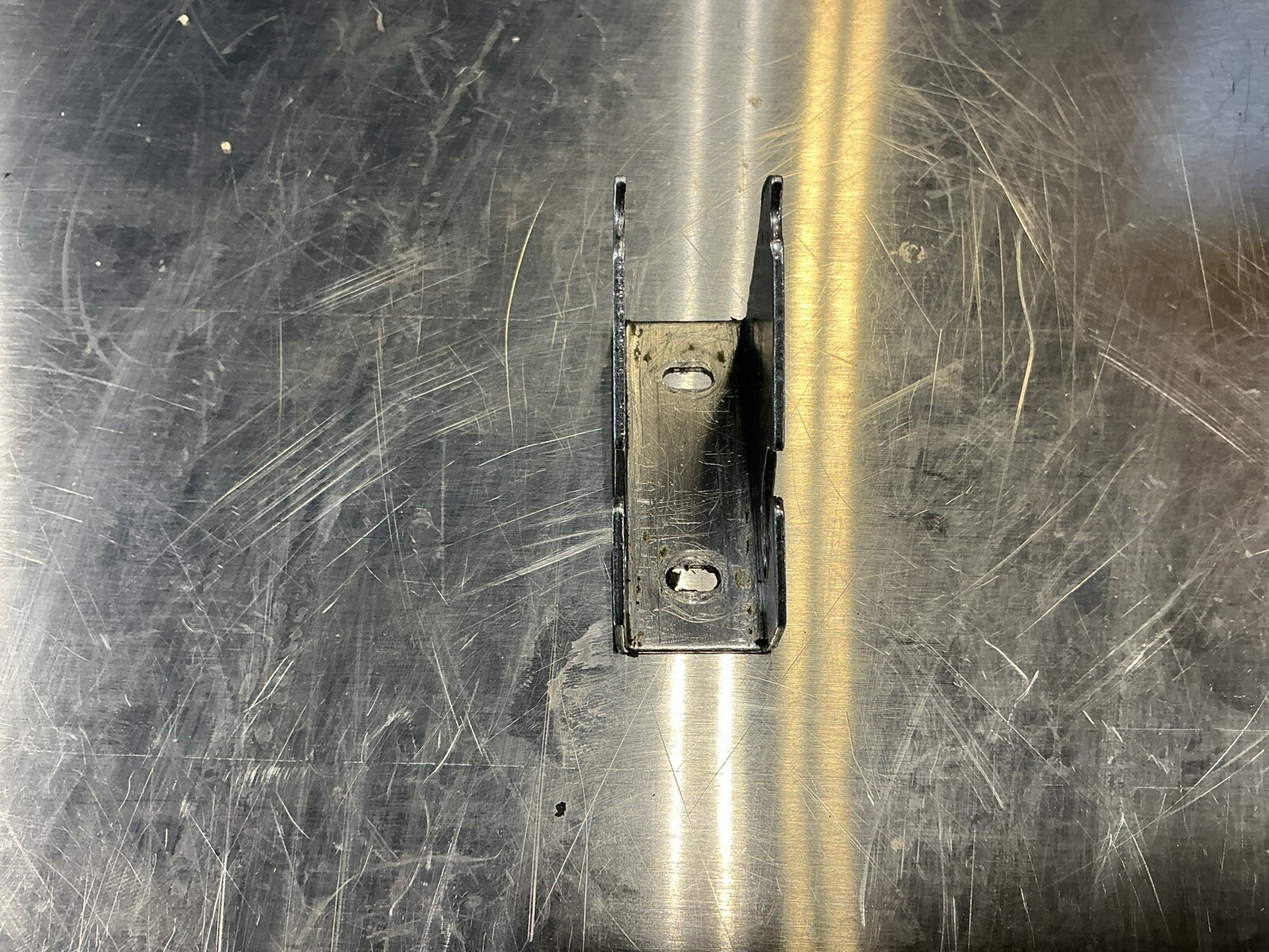 True Bracket, Lid Center Tpp-60/67/93 119 #861551