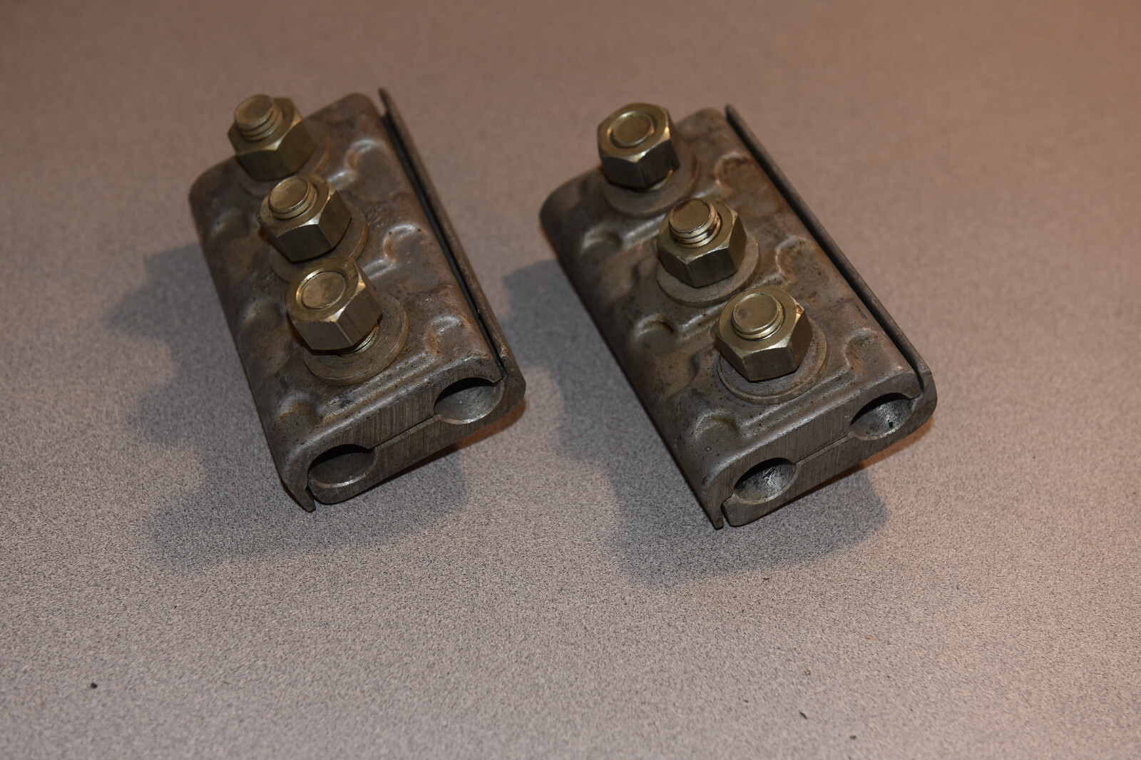 Pair (2) of Alcoa 183 parallel cable connectors