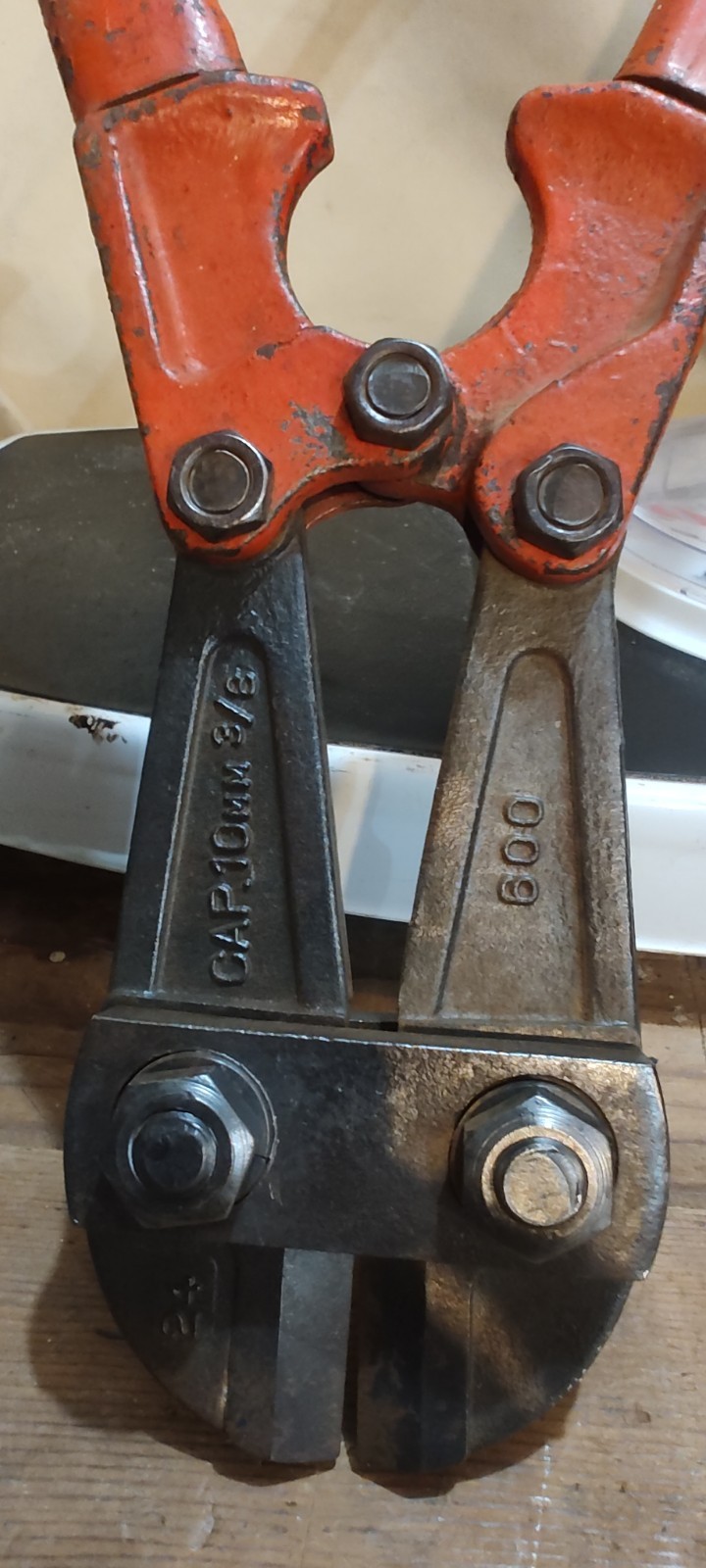 Used 600 Cap 10mm 3/8 24” inch Bolt Cutters / Cable Cutters Hand Tool